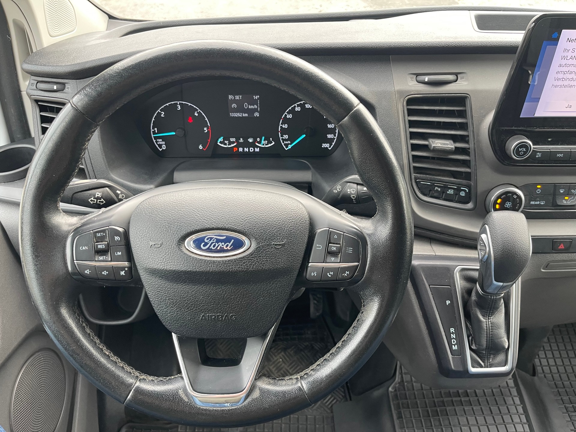 FORD Transit Custom Van 320 L2H1 Trend A-image-12