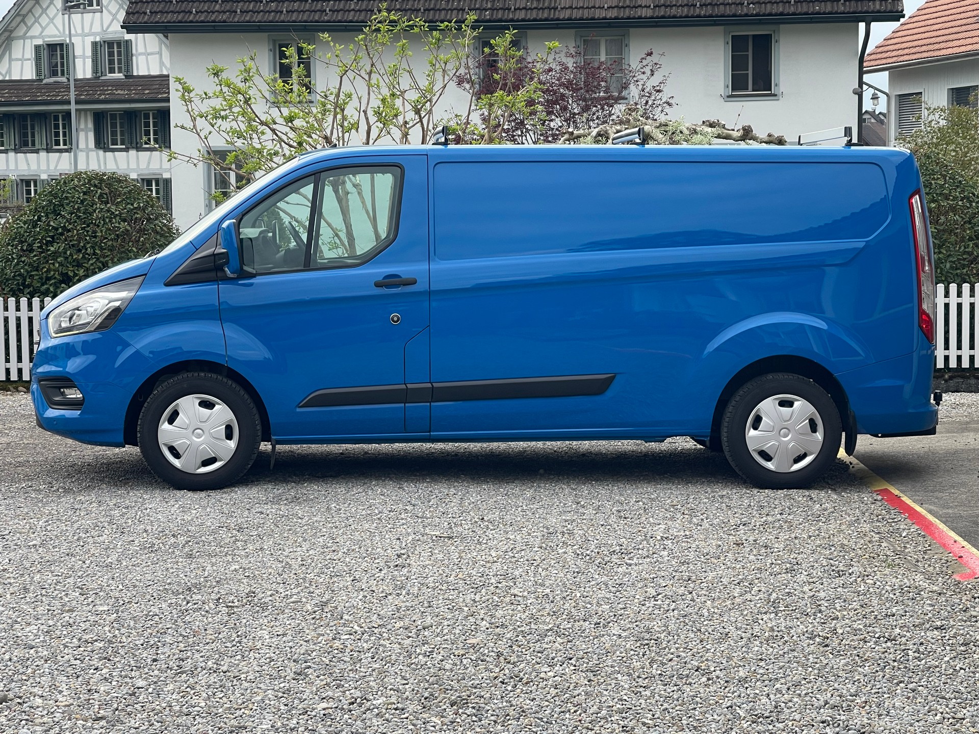 FORD Transit Custom Van 320 L2H1 Trend A-image-3