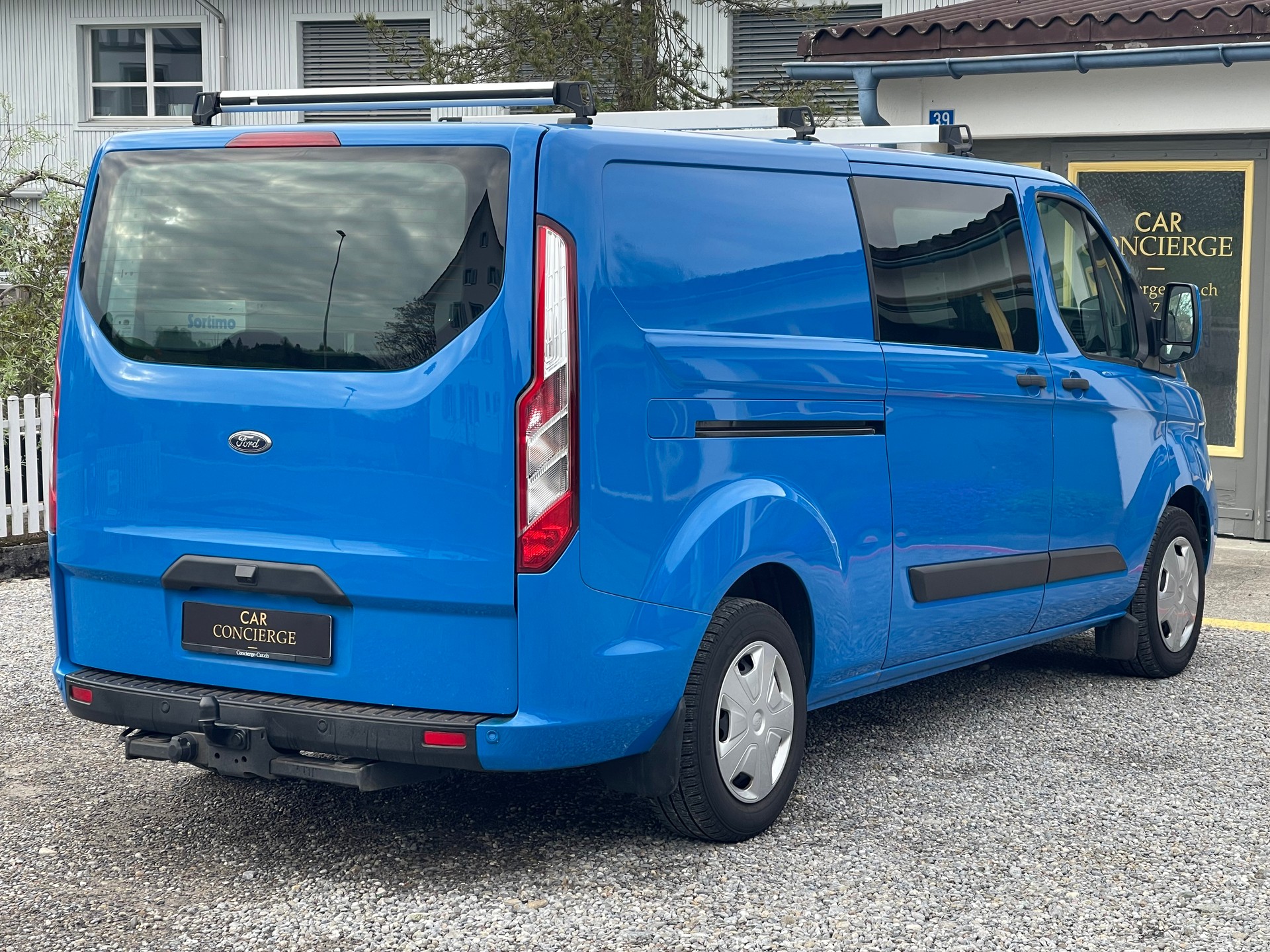 FORD Transit Custom Van 320 L2H1 Trend A-image-5
