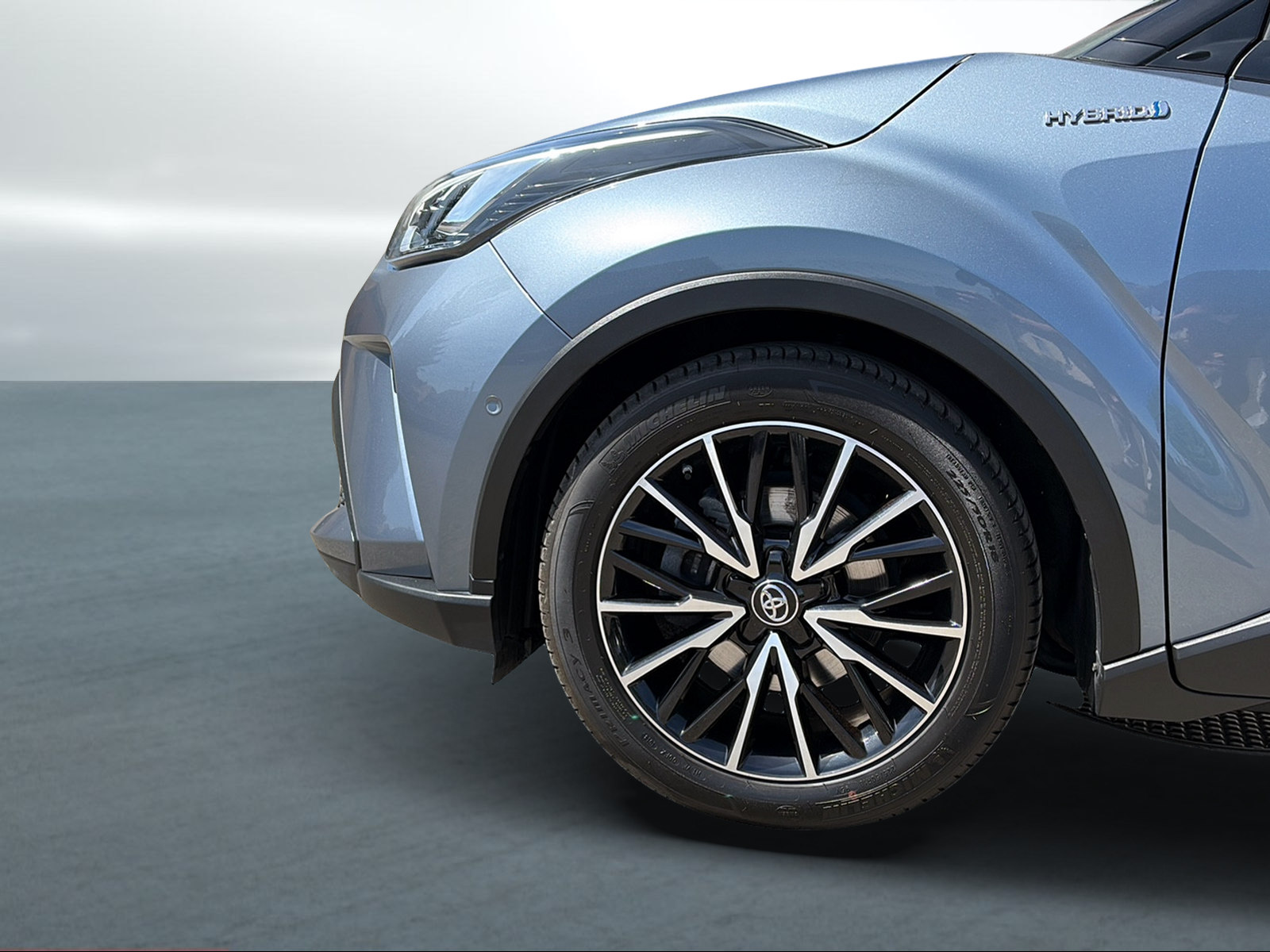 TOYOTA C-HR 1.8 HSD CVT Trend-image-2