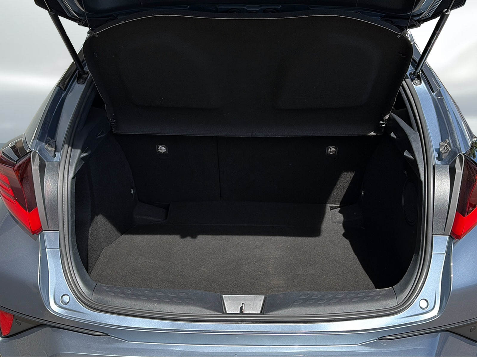 TOYOTA C-HR 1.8 HSD CVT Trend-image-6