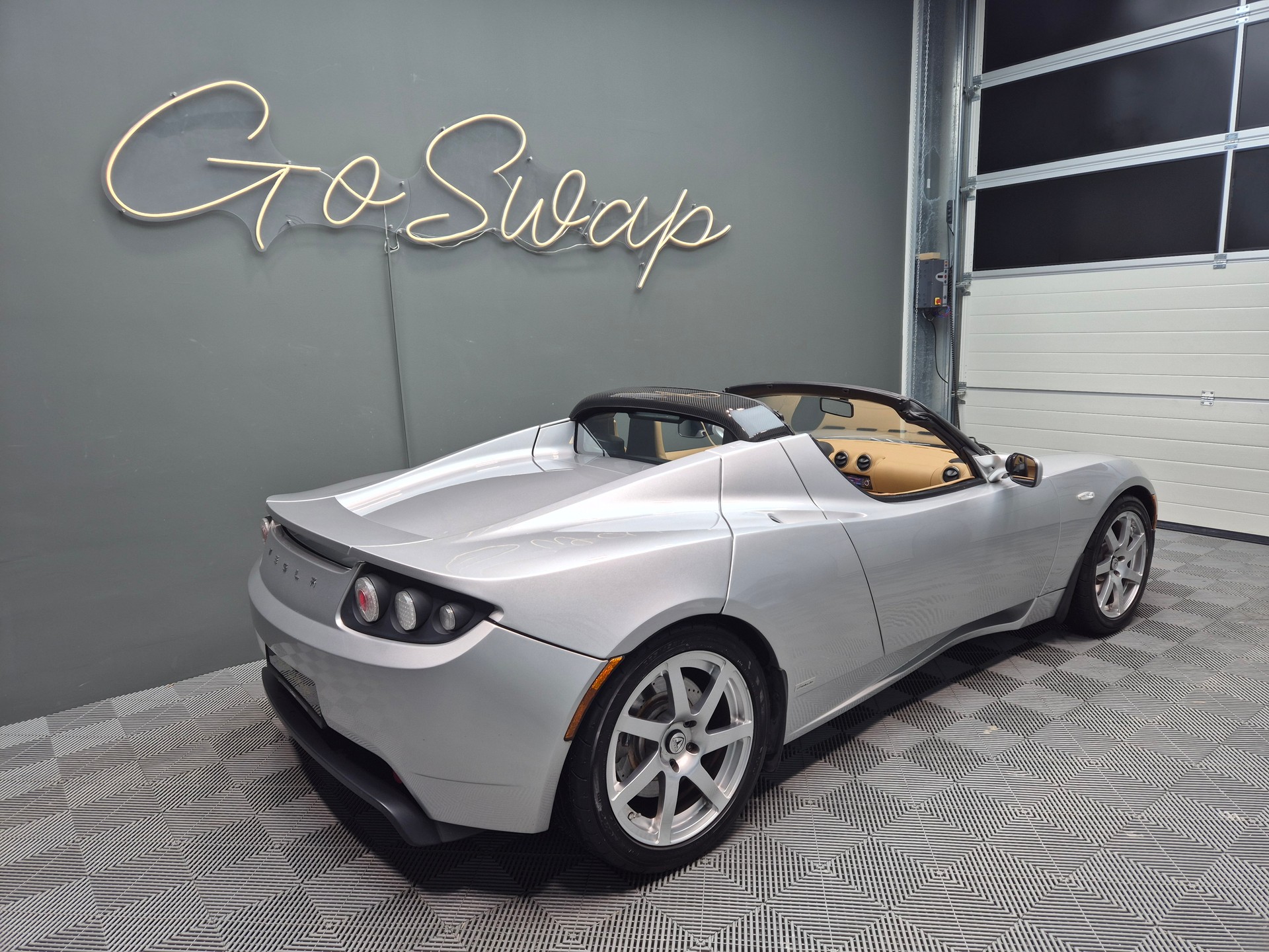 TESLA Signature 169/250 - Battery Upgrade 80kWh-showroom-element-1