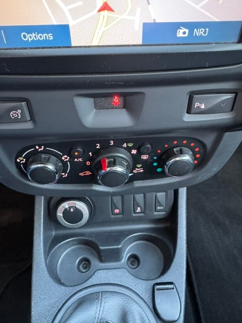 DACIA Duster 1.2 T Ambiance 4x4-image-13