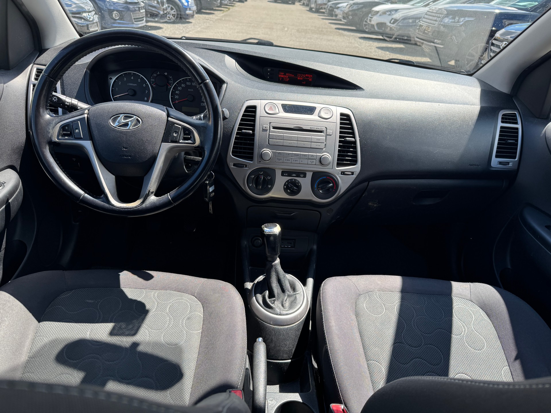 HYUNDAI i20 1.4 Style-image-8