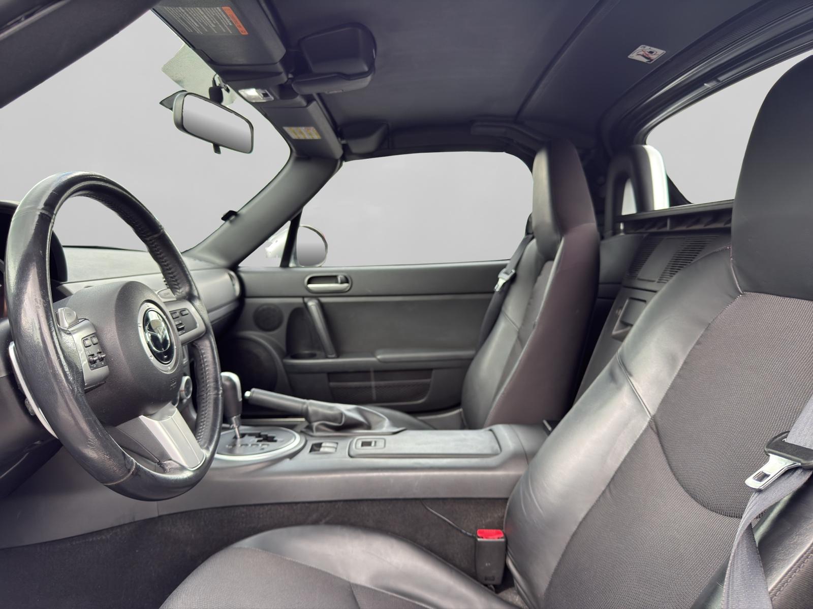 MAZDA MX-5 Roadster-Coupé 2.0i 16V Sport Activematic-image-8
