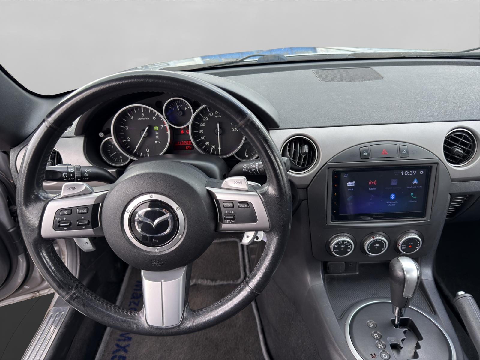 MAZDA MX-5 Roadster-Coupé 2.0i 16V Sport Activematic-image-11