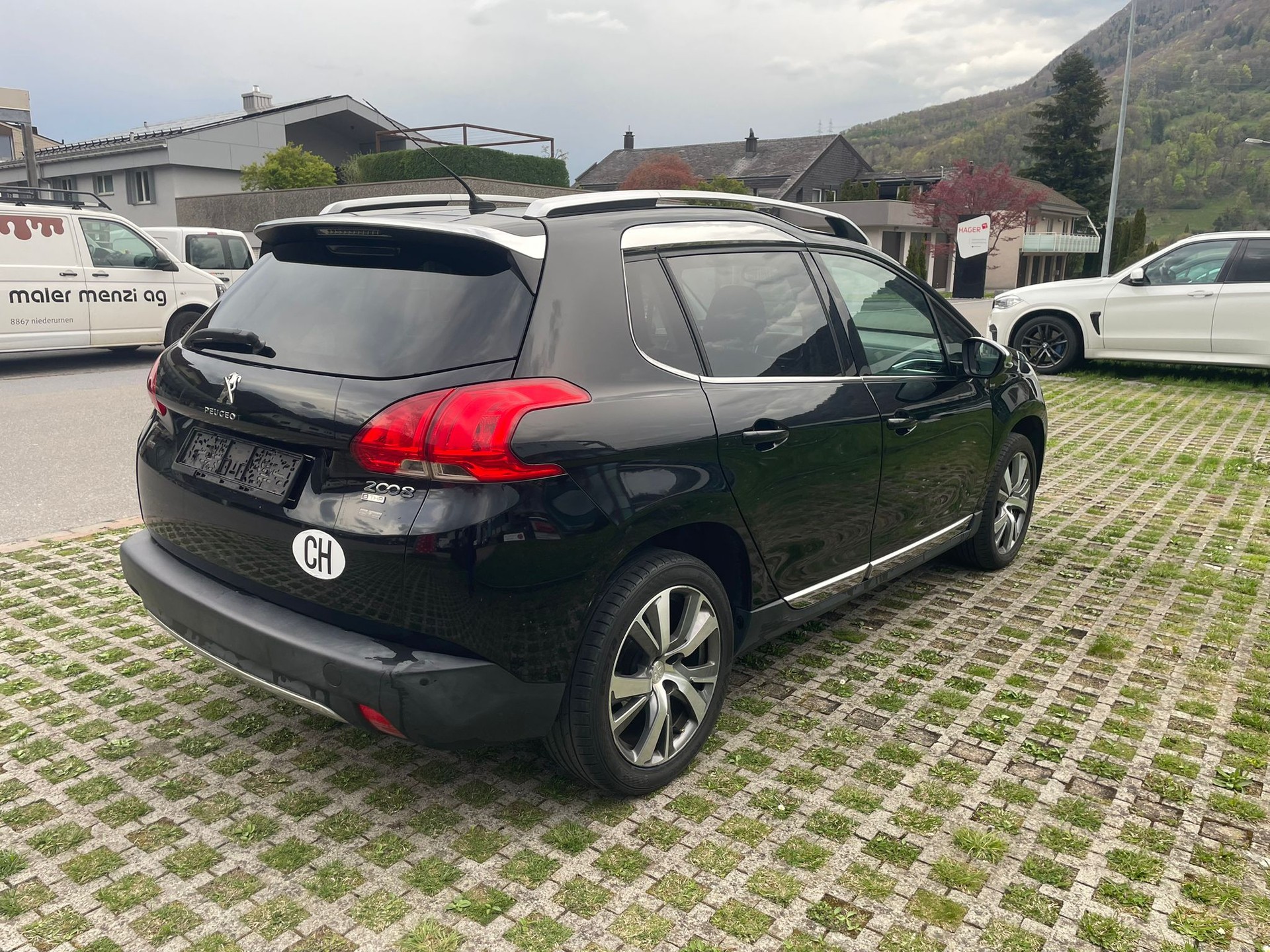 PEUGEOT 2008 1.2 PureTech Active-showroom-element-3