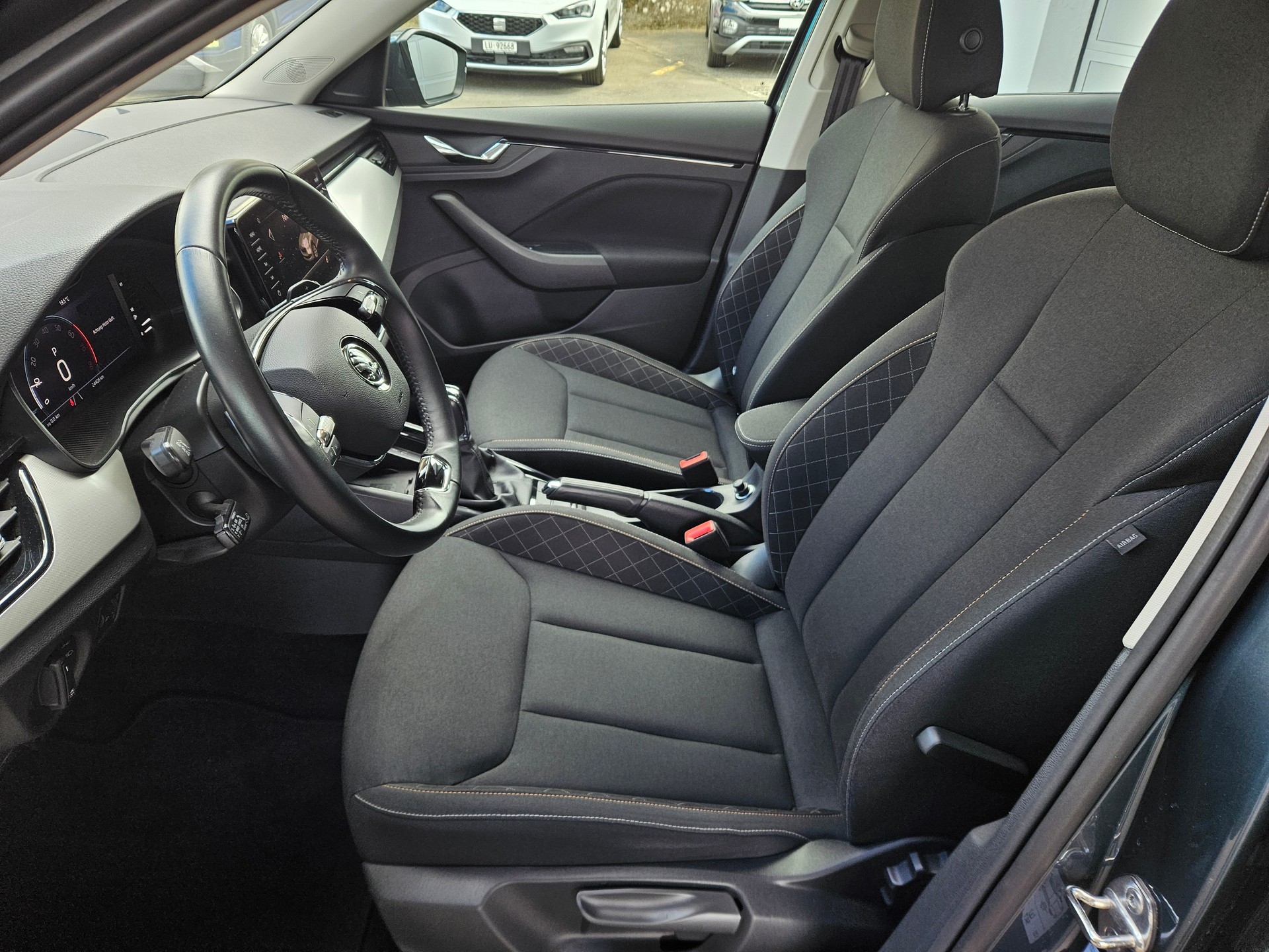 SKODA Kamiq 1.0 TSI Ambition DSG-image-5