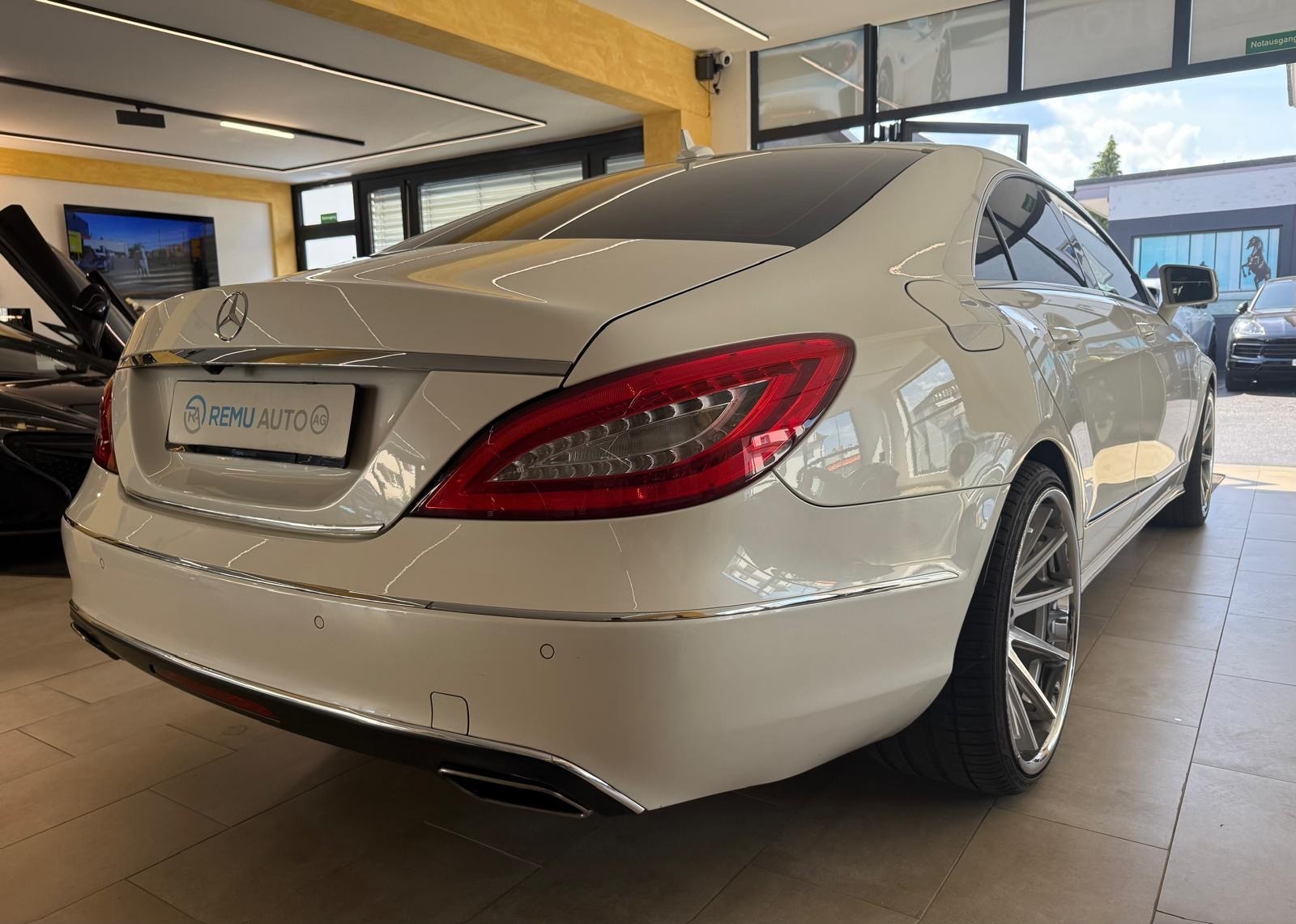 MERCEDES-BENZ CLS 350 CDI 7G-Tronic-showroom-element-2