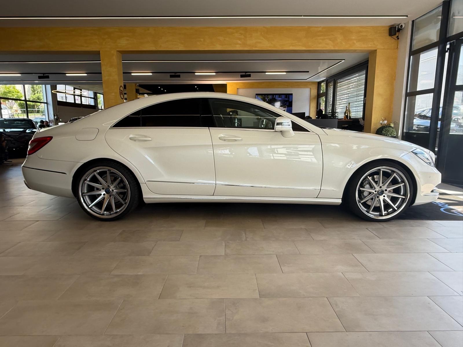MERCEDES-BENZ CLS 350 CDI 7G-Tronic-showroom-element-1