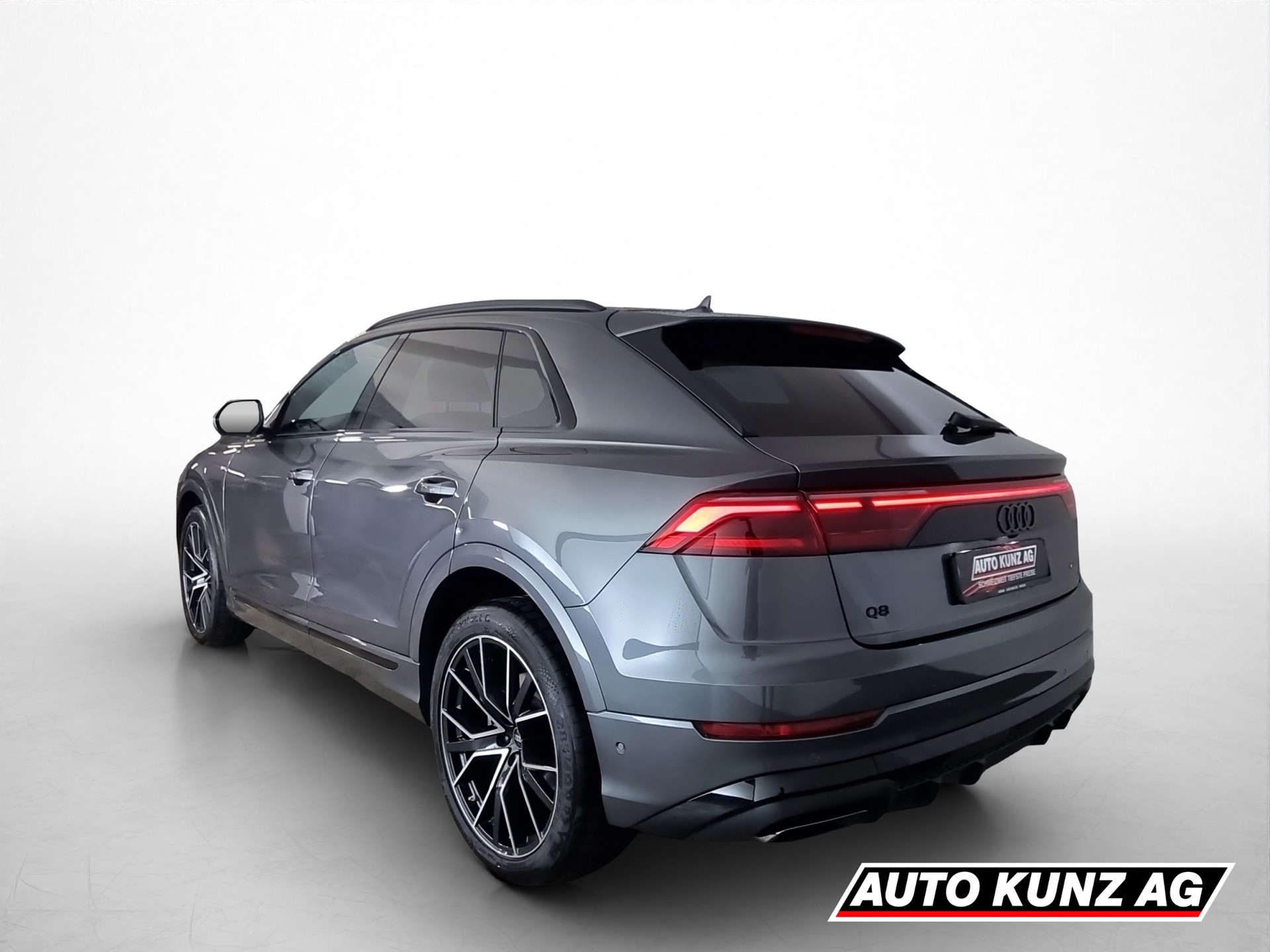 AUDI Q8 3.0 50 TDI quattro S-Tronic Black Line-image-3