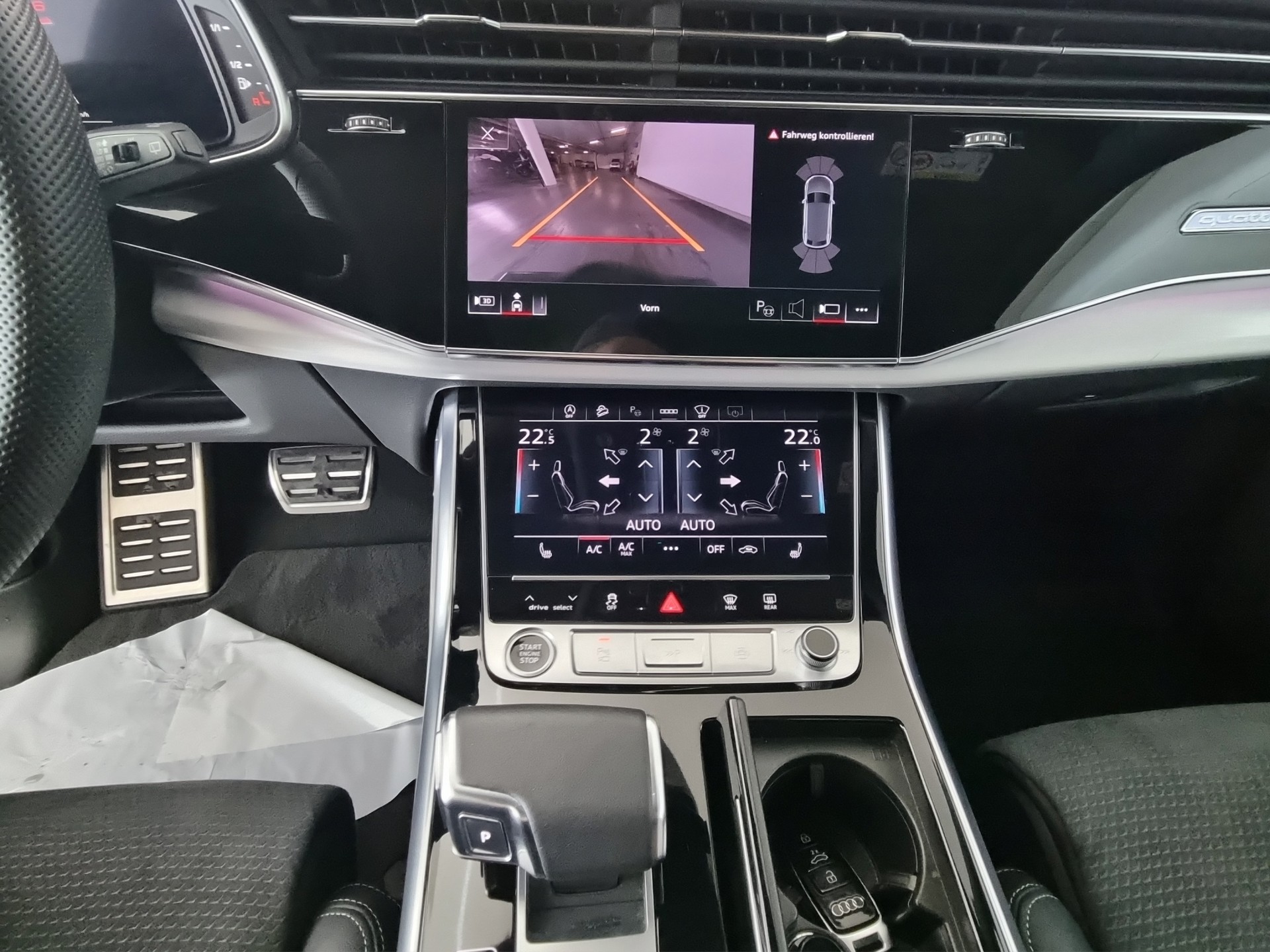 AUDI Q8 3.0 50 TDI quattro S-Tronic Black Line-image-15