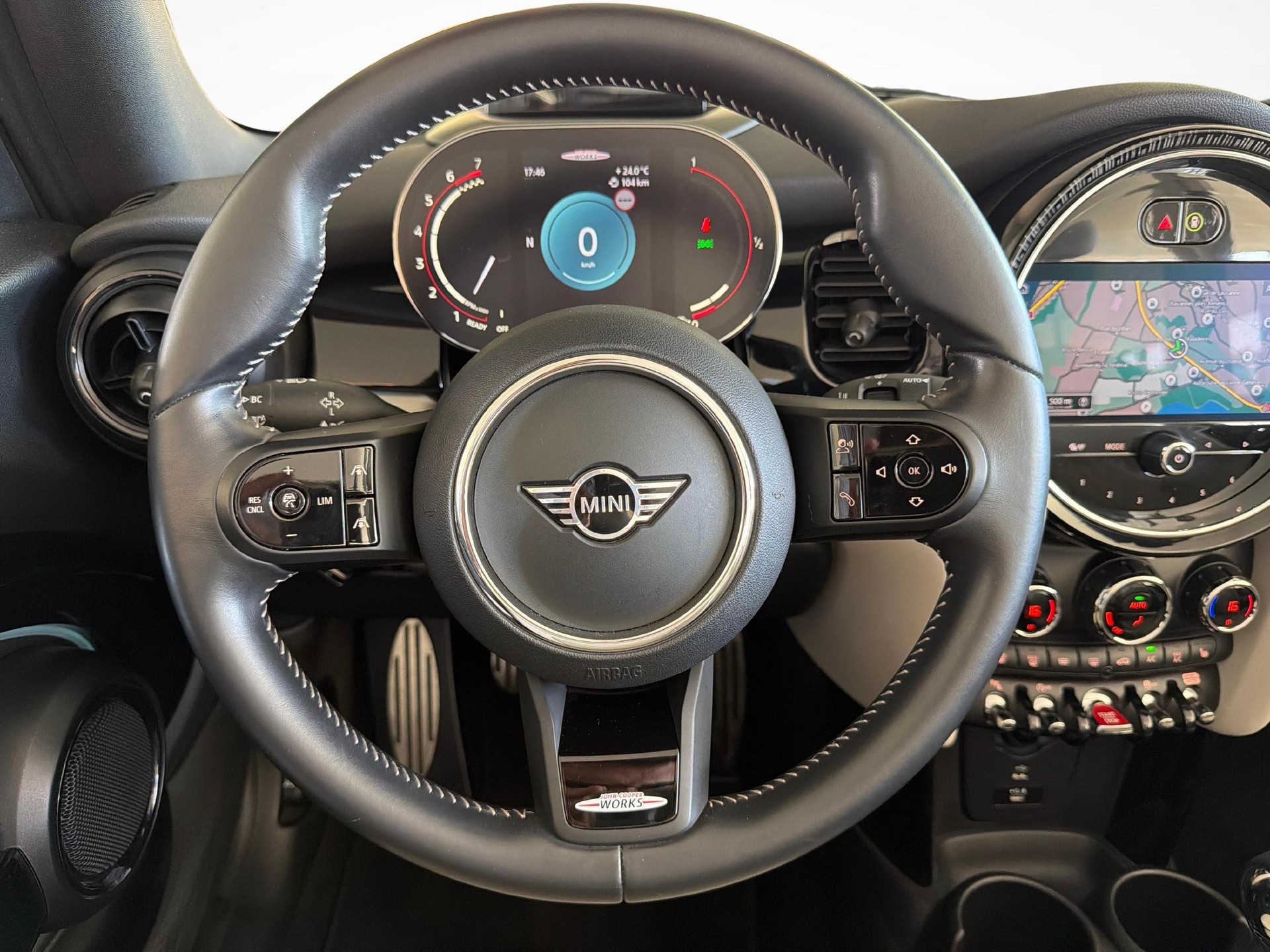 MINI Cabrio F57 2.0i John Cooper Works-image-14