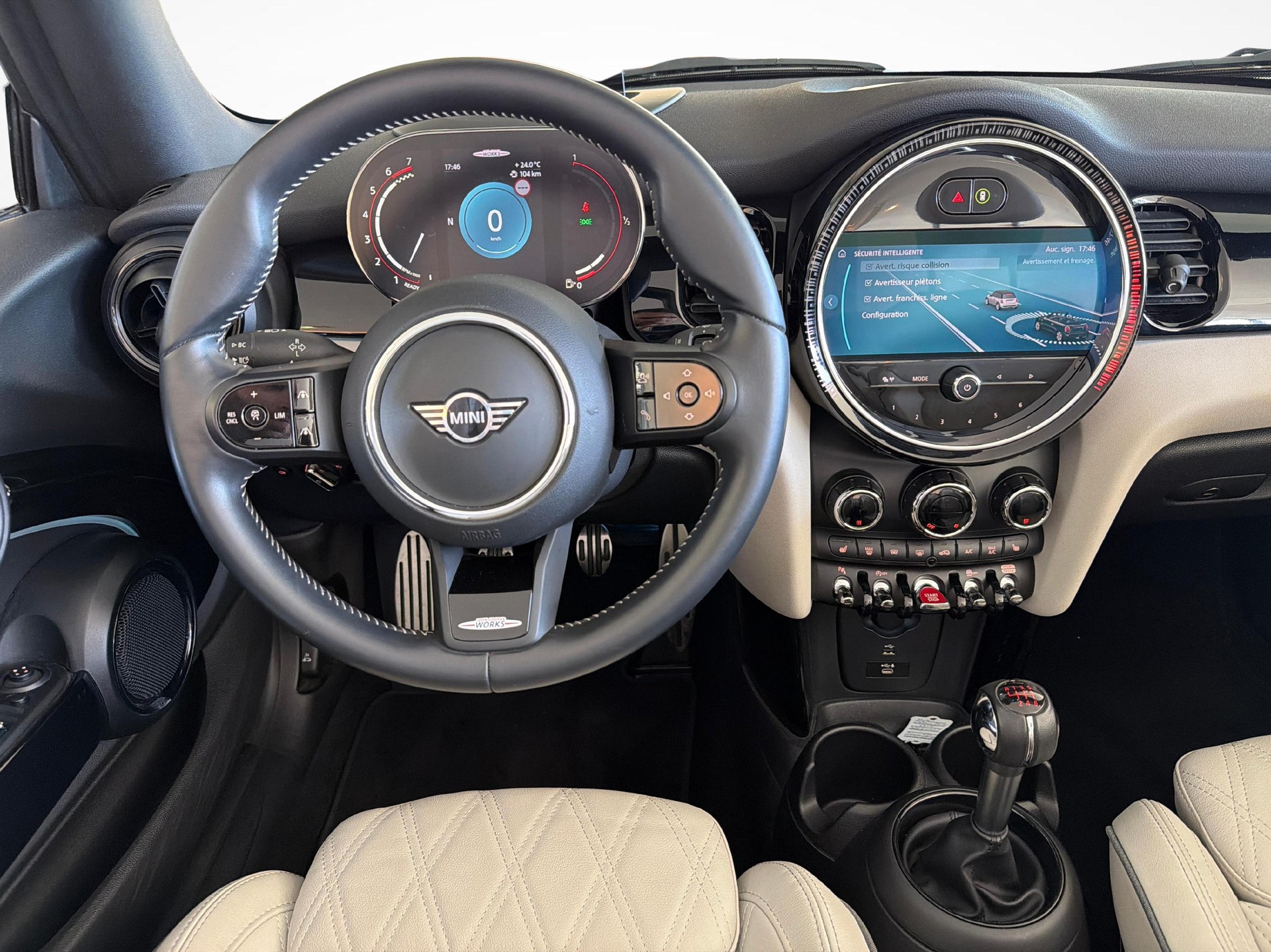 MINI Cabrio F57 2.0i John Cooper Works-image-13