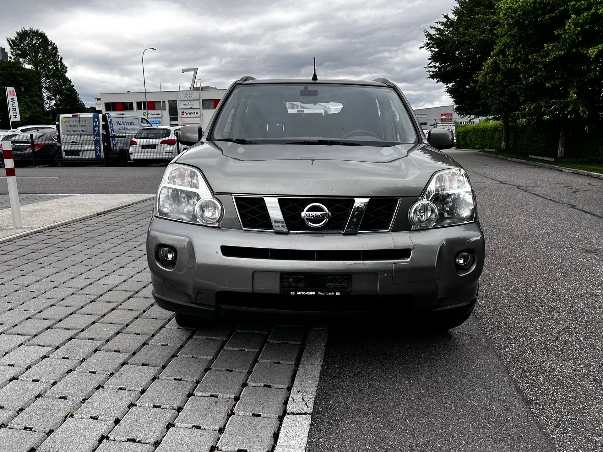 NISSAN X-Trail 2.5 16V Platinum-image-0