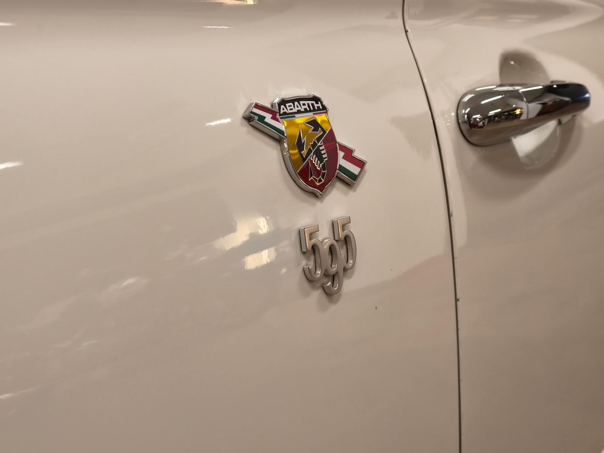 FIAT 595 1.4 16V Turbo Abarth Turismo-image-10