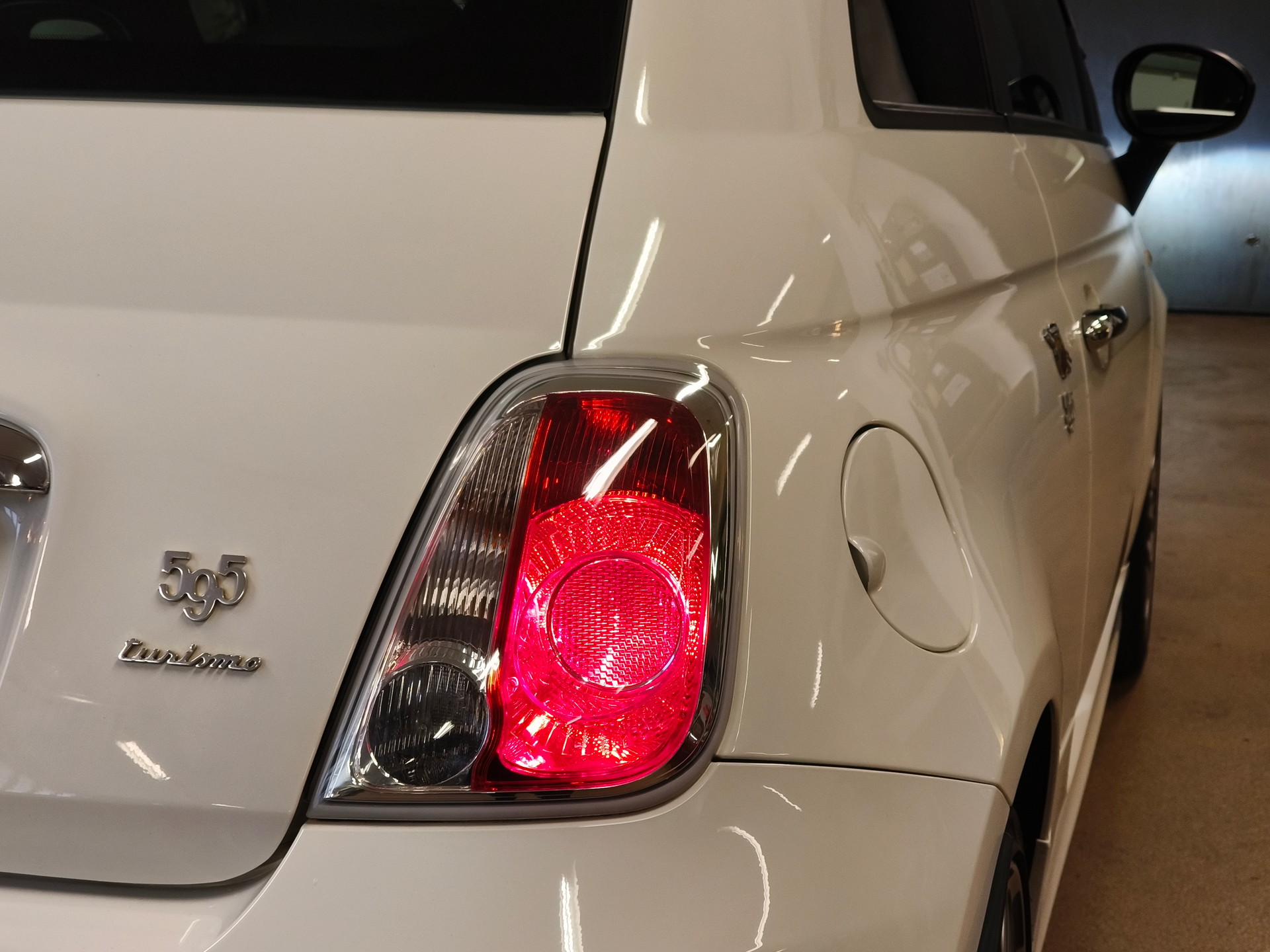 FIAT 595 1.4 16V Turbo Abarth Turismo-image-12