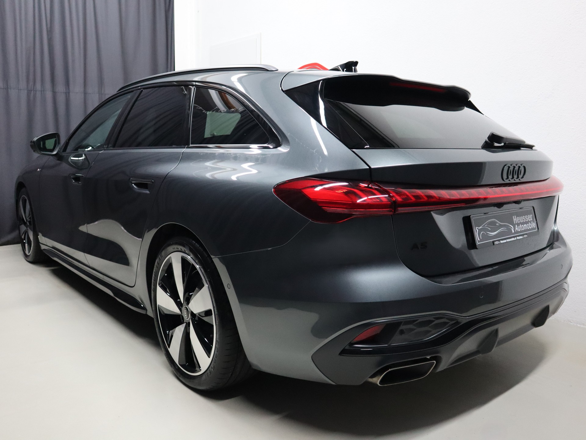 AUDI A5 Avant 2.0 TFSI S tronic S Line Edition - Navi - MMI Beifahrerdisplay - Matrix LED - Keyless - 360° Kamera - 204 PS-image-4