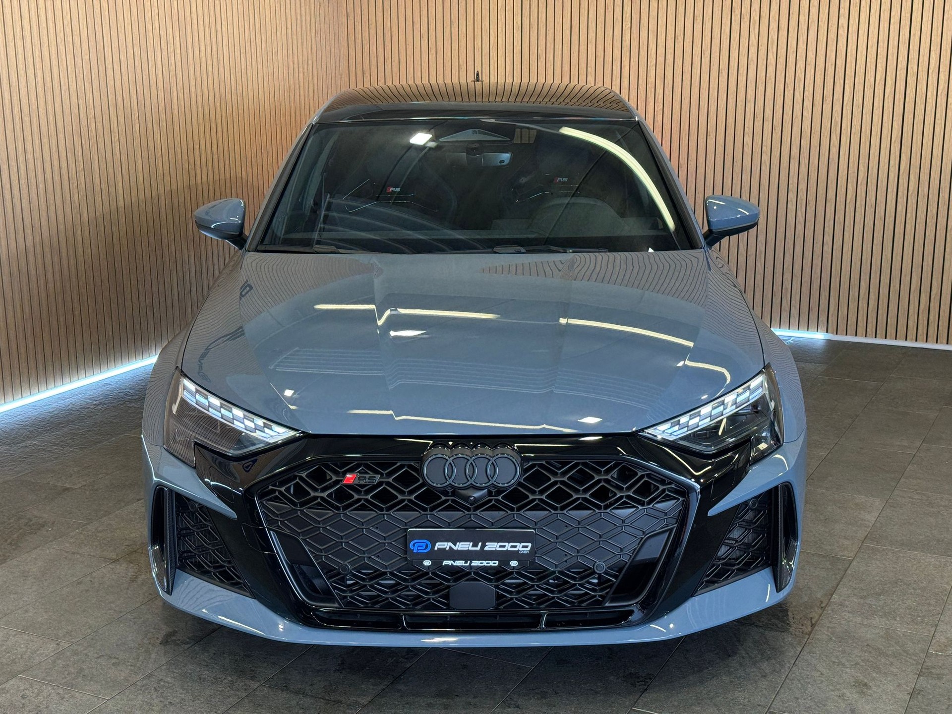 AUDI RS3 Sportback 2.5 TSI quattro S-tronic * Kemora Grau*-showroom-element-1