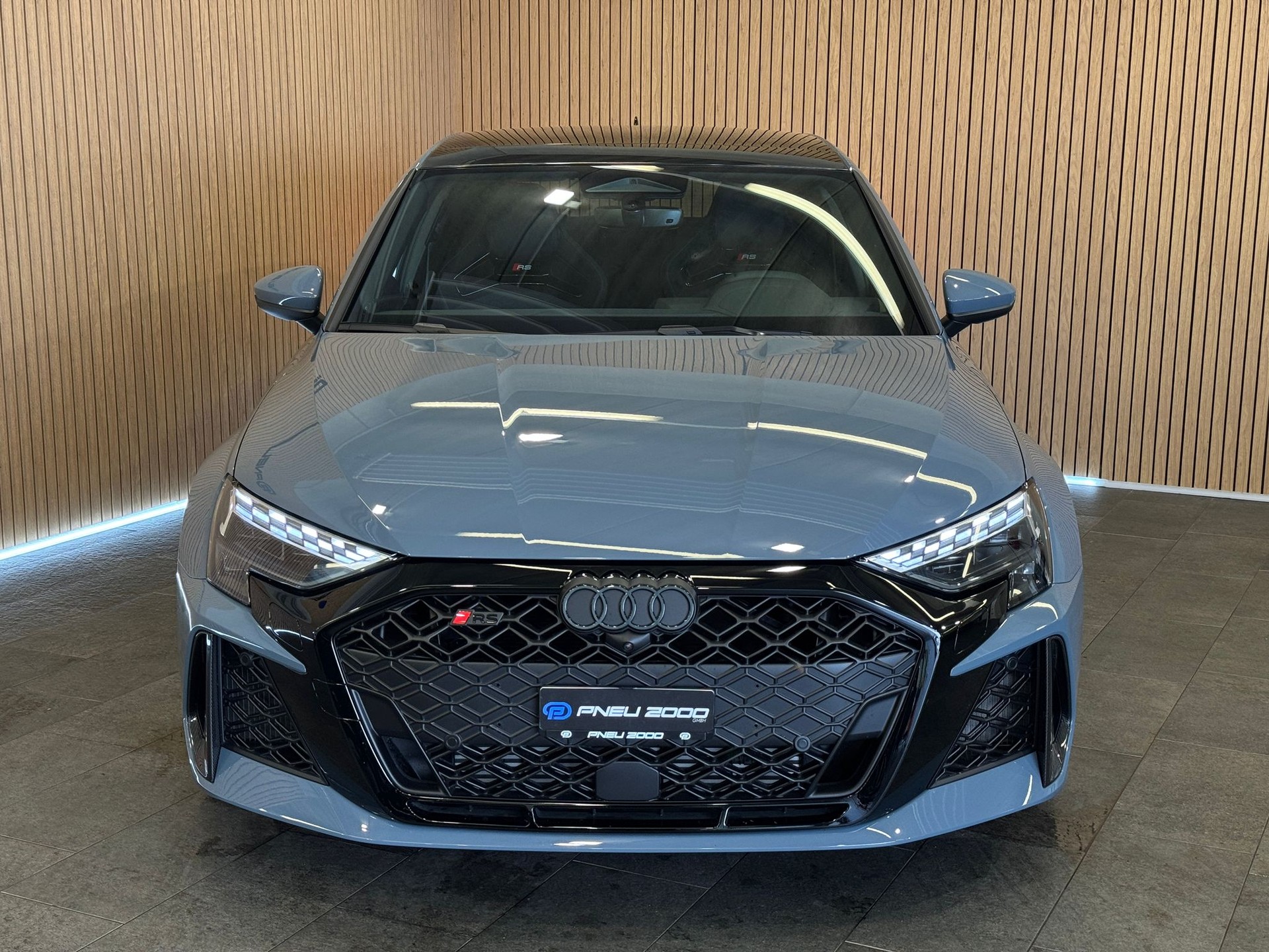 AUDI RS3 Sportback 2.5 TSI quattro S-tronic * Kemora Grau*-showroom-element-2