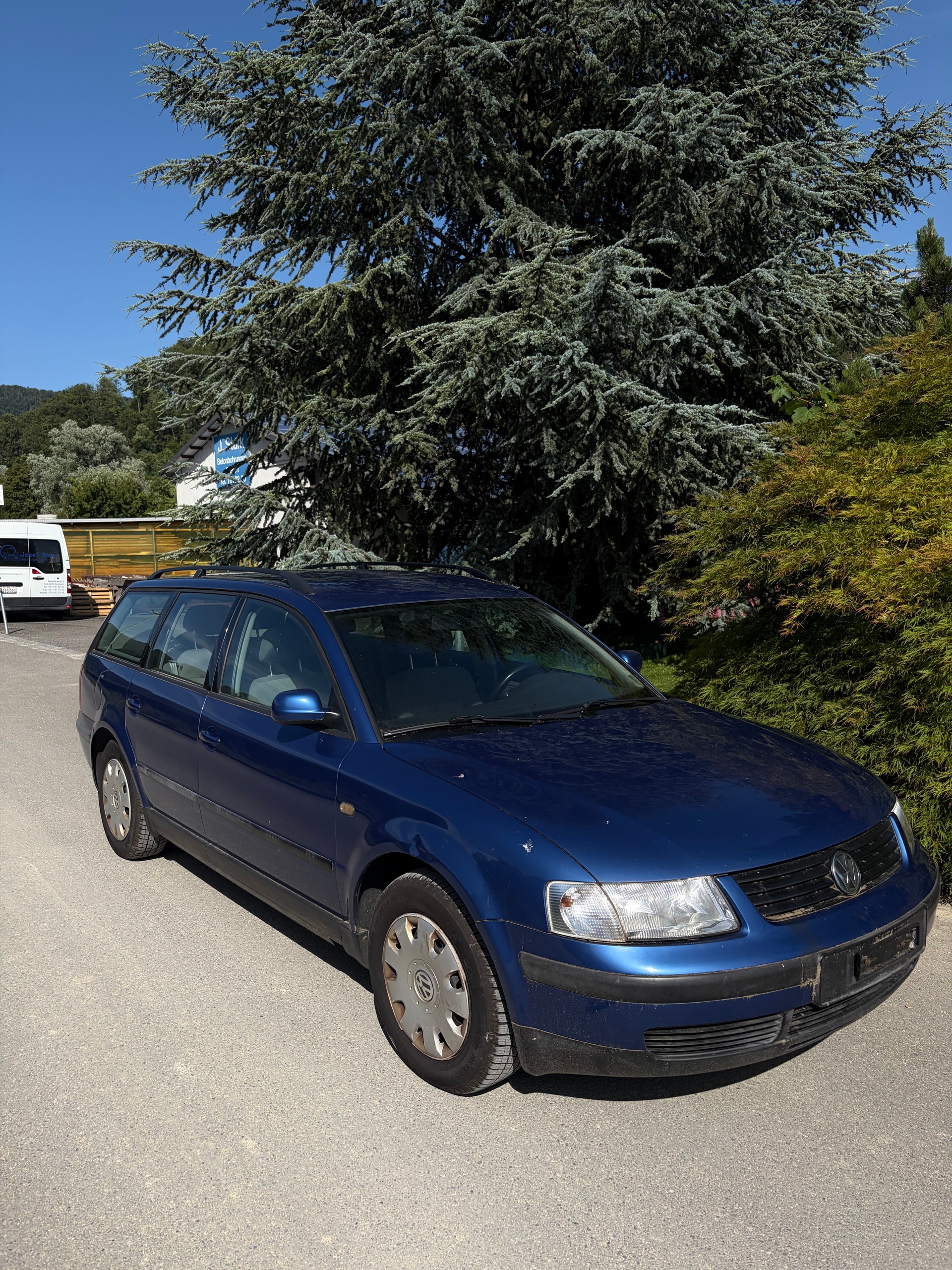 VW Passat Variant 1.9 TDI Trendline-image-1