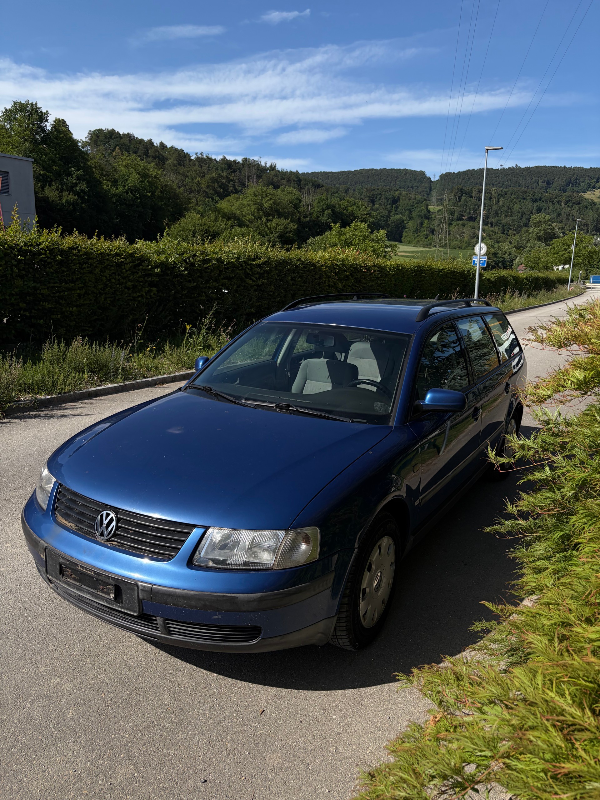 VW Passat Variant 1.9 TDI Trendline-image-0