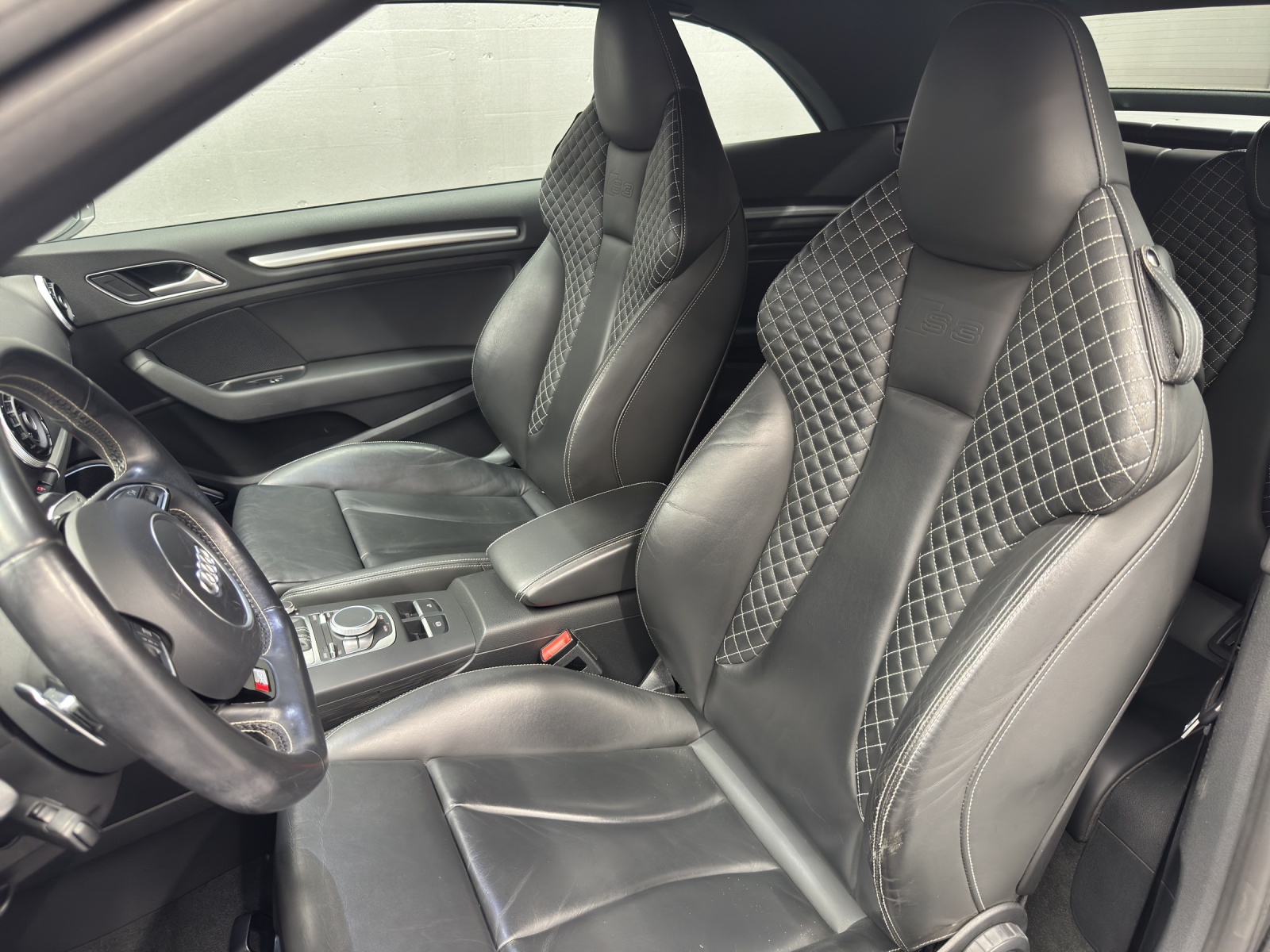 AUDI S3 Cabriolet 2.0 T FSI quattro S-Tronic-image-12