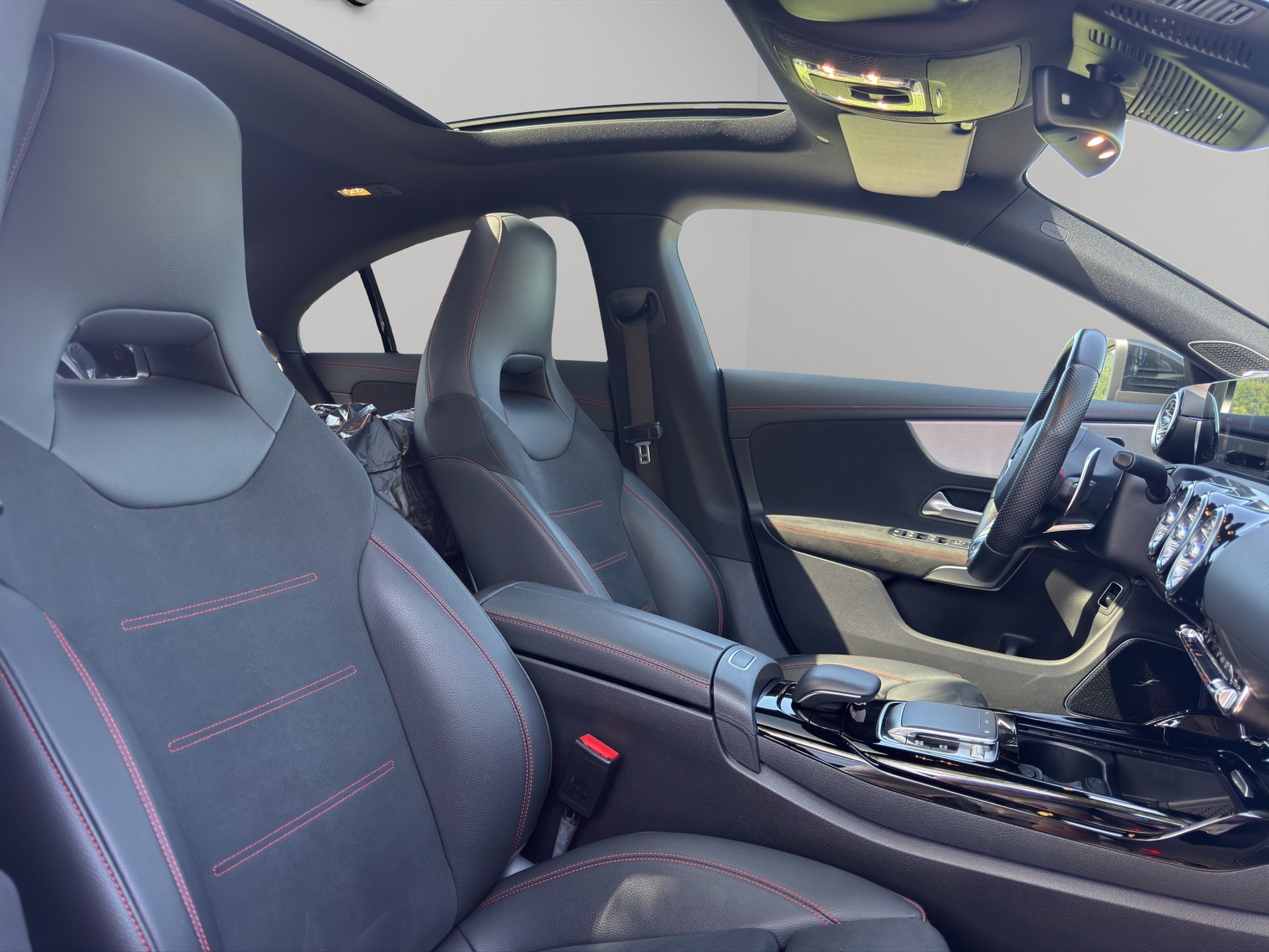 MERCEDES-BENZ CLA 35 AMG 4Matic 7G-DCT-image-14