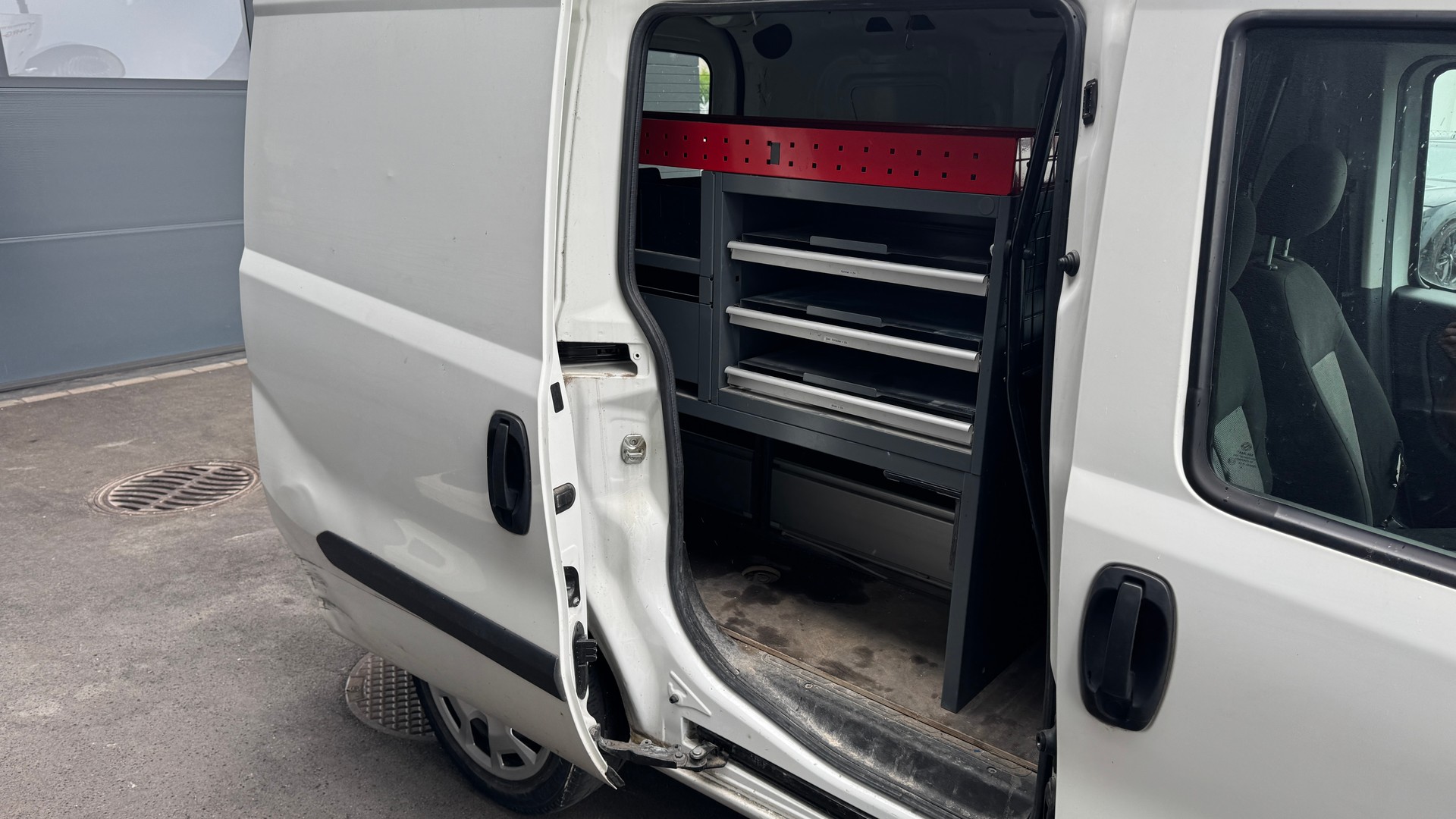 FIAT Doblò 1.4 MPI Cargo Easy Pro-image-9