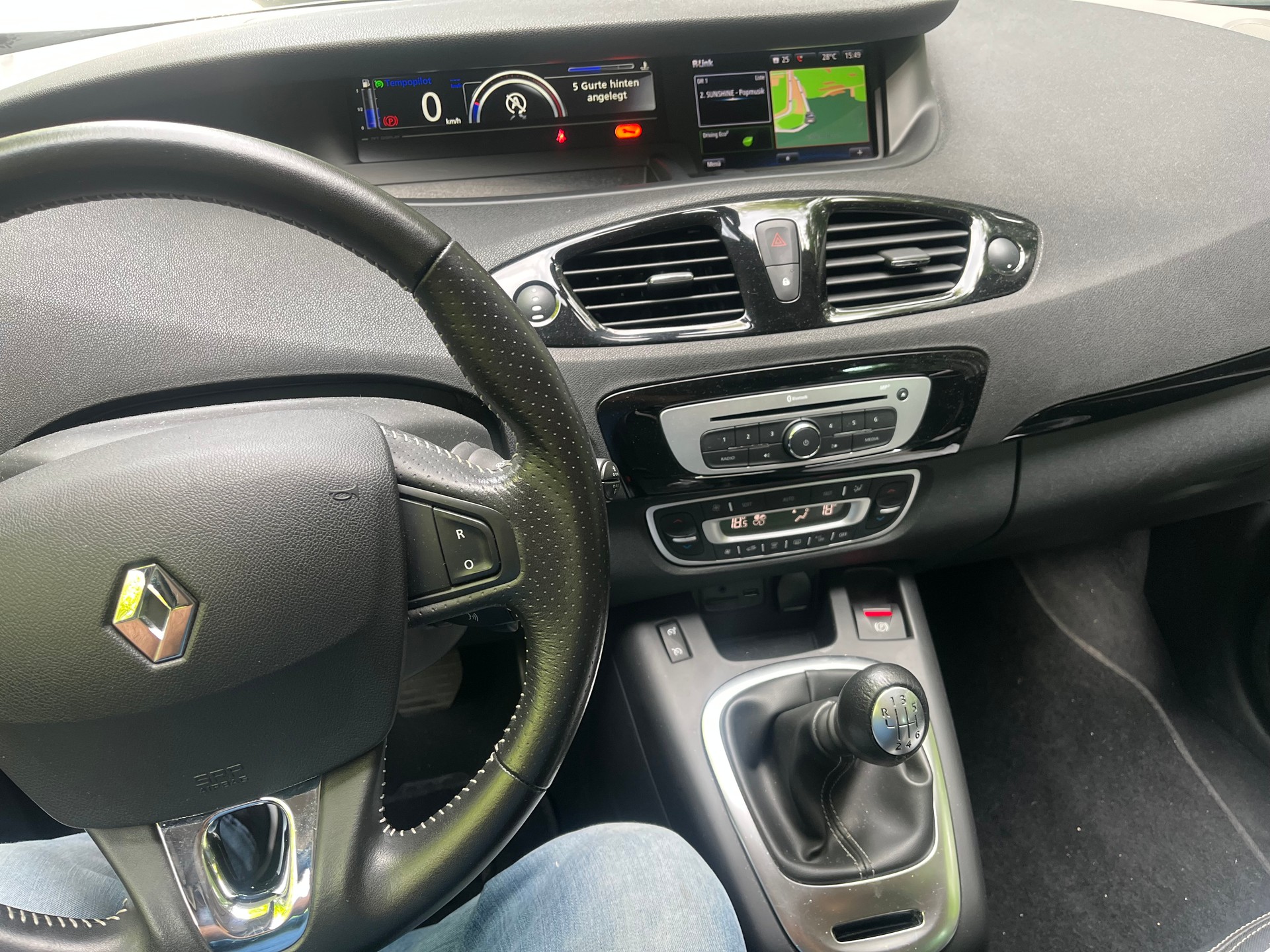 RENAULT Grand Scénic 1.5 dCi Bose-image-8