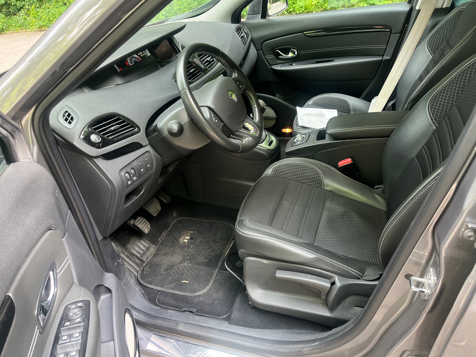 RENAULT Grand Scénic 1.5 dCi Bose-image-7