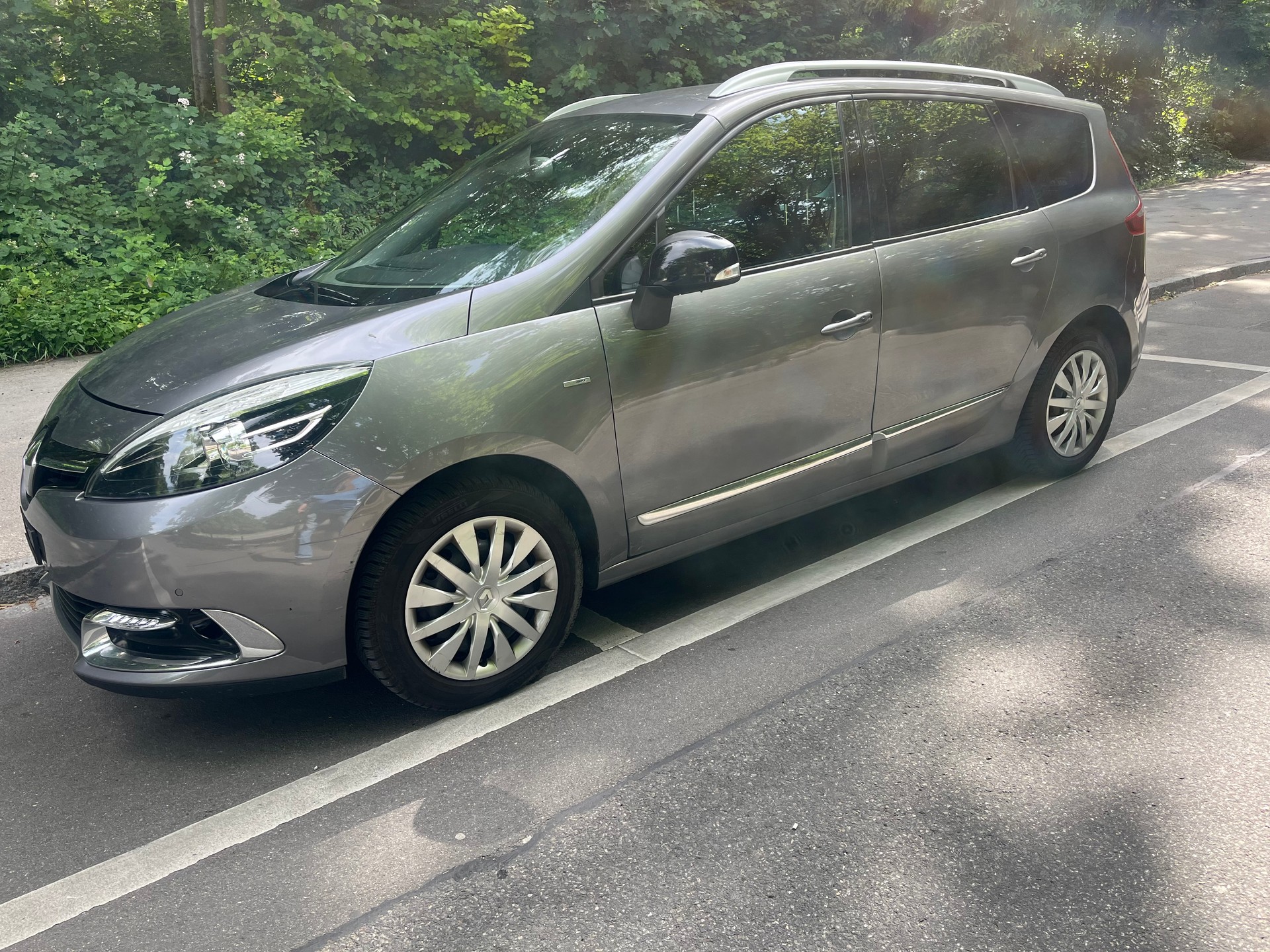 RENAULT Grand Scénic 1.5 dCi Bose-image-2