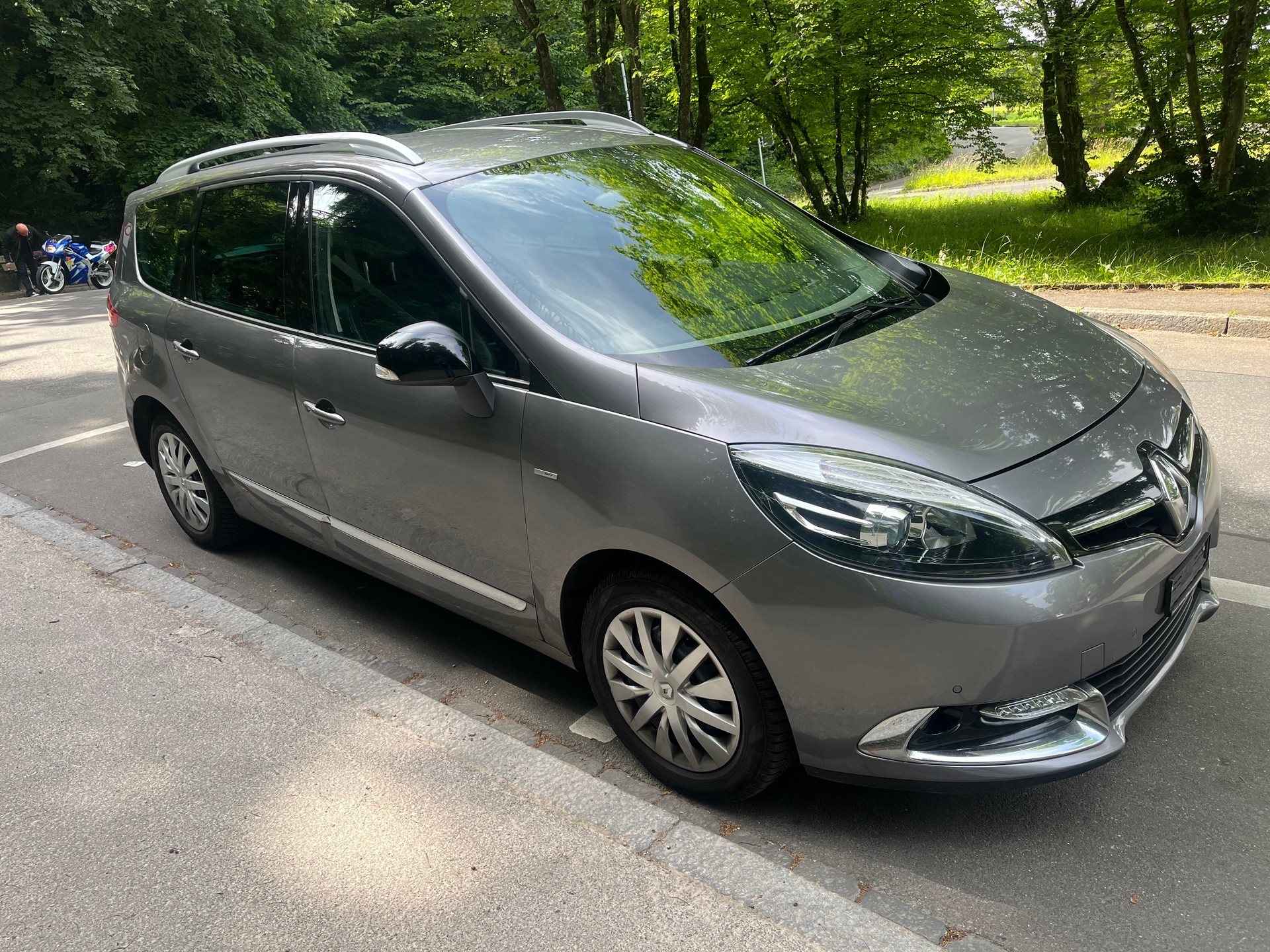 RENAULT Grand Scénic 1.5 dCi Bose-image-1