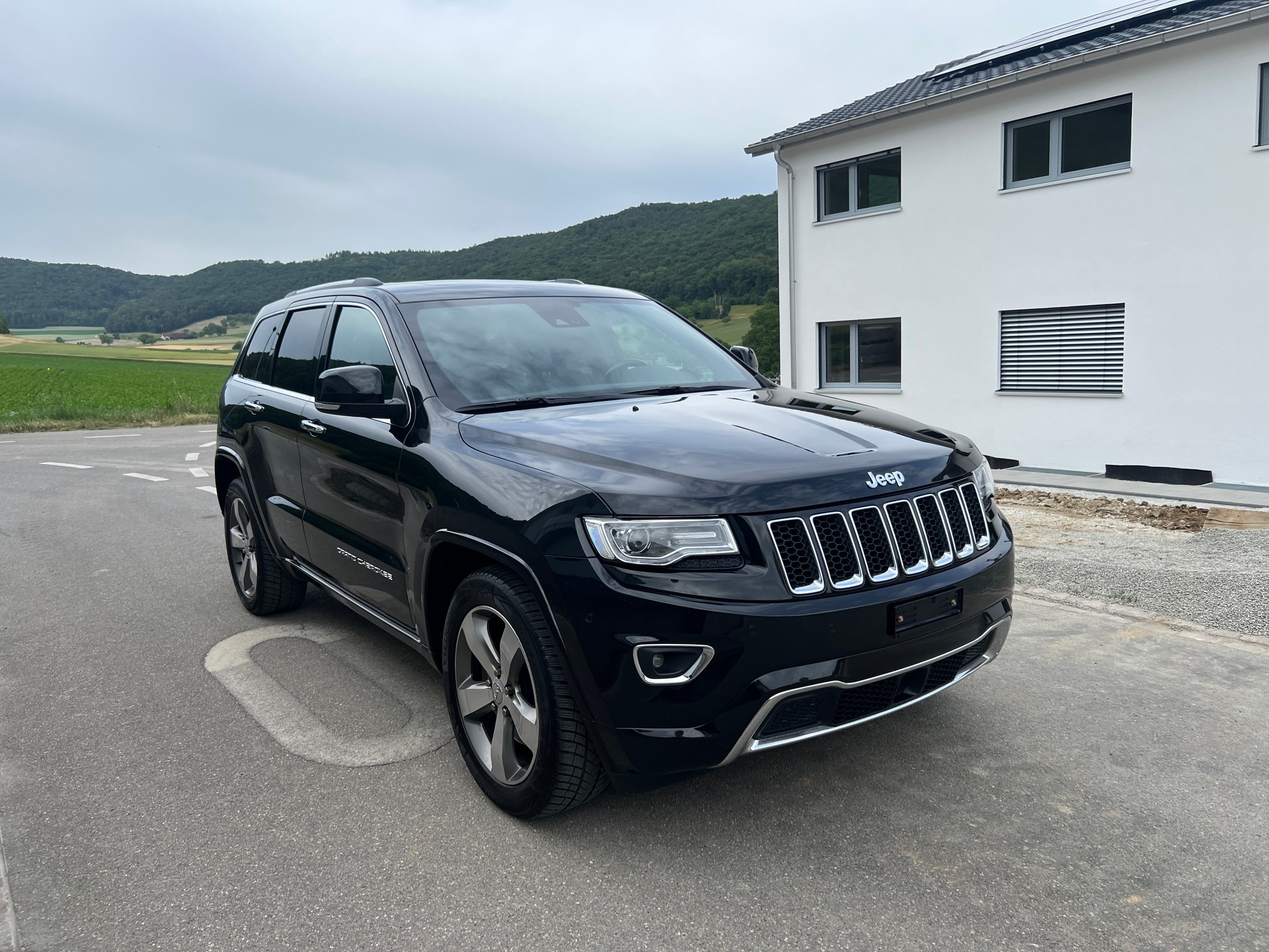 JEEP Grand Cherokee 3.0 CRD Overland Automatic * Facelift *-image-2