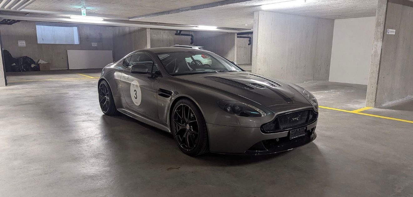 ASTON MARTIN V12 Vantage 5.9 AMR-image-24