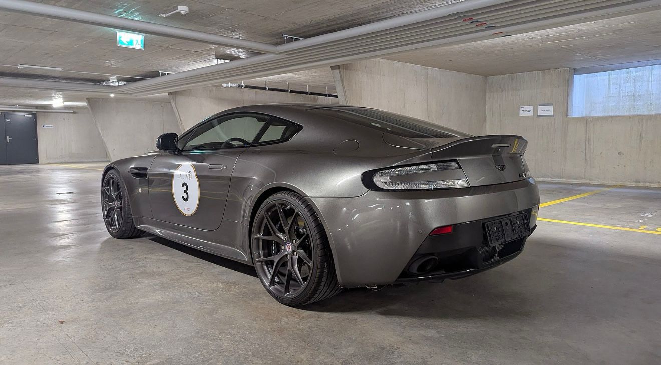 ASTON MARTIN V12 Vantage 5.9 AMR-image-20