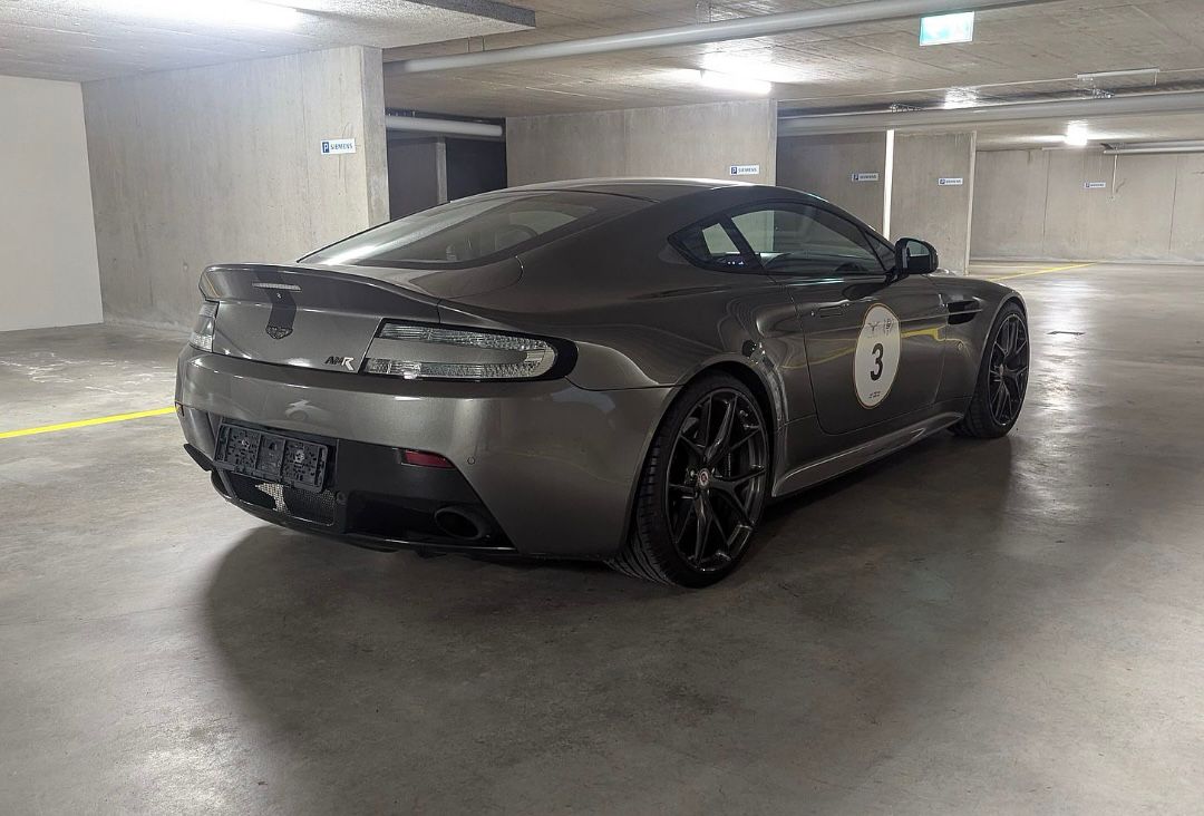 ASTON MARTIN V12 Vantage 5.9 AMR-image-26