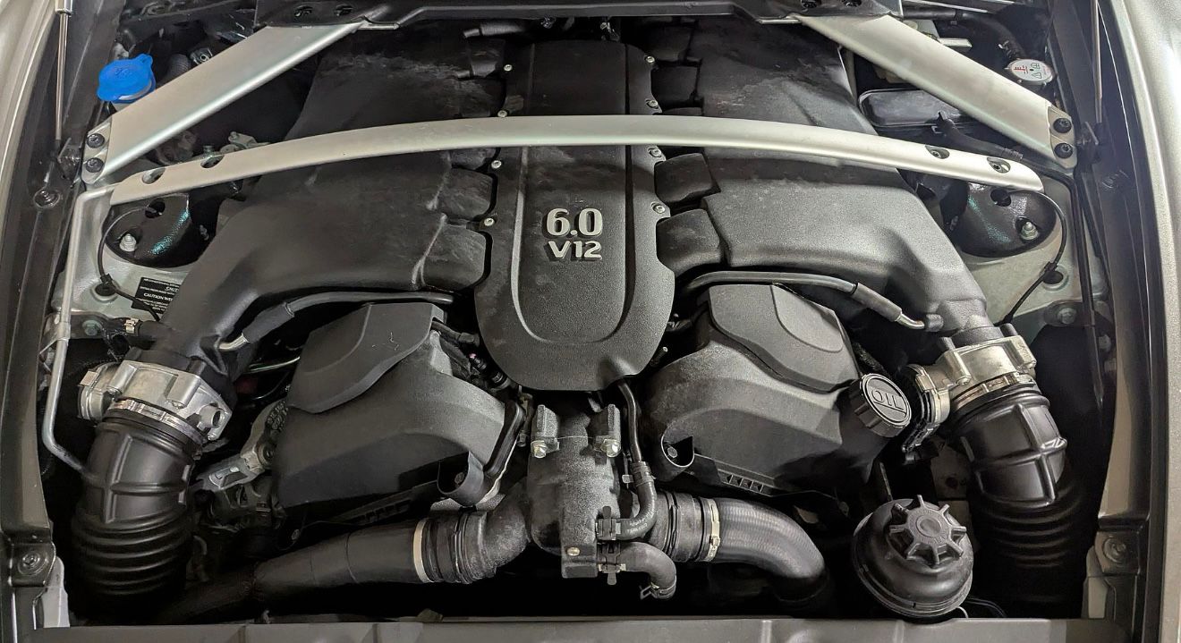 ASTON MARTIN V12 Vantage 5.9 AMR-image-18