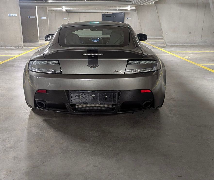 ASTON MARTIN V12 Vantage 5.9 AMR-image-27