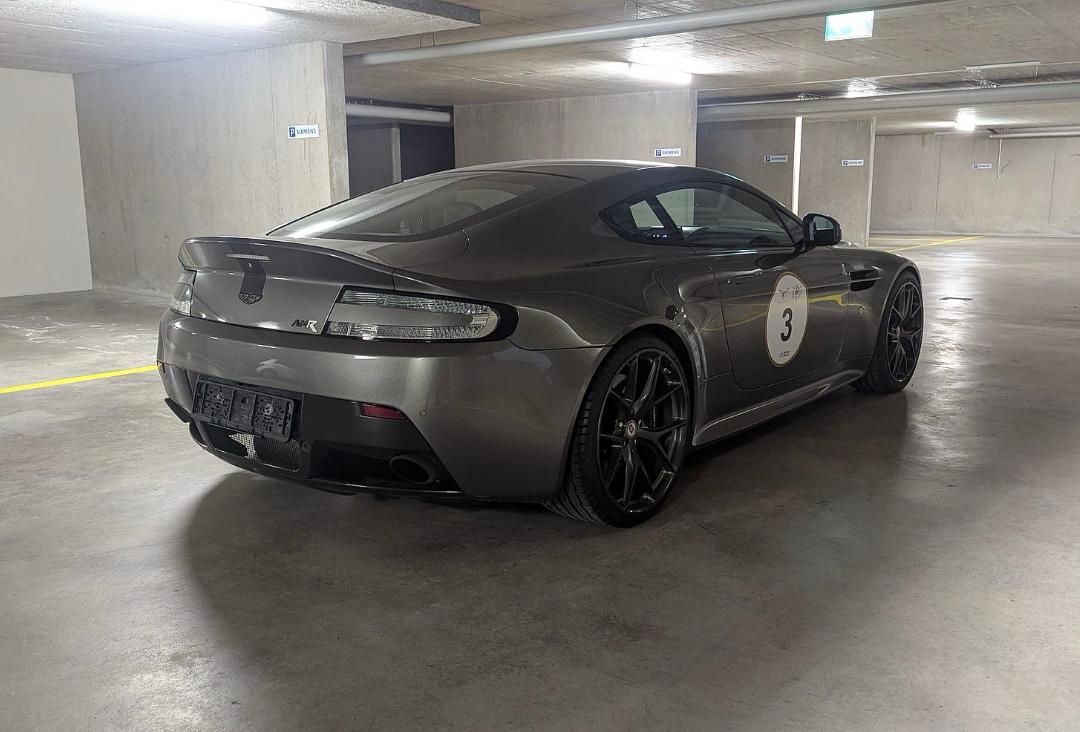 ASTON MARTIN V12 Vantage 5.9 AMR-image-3