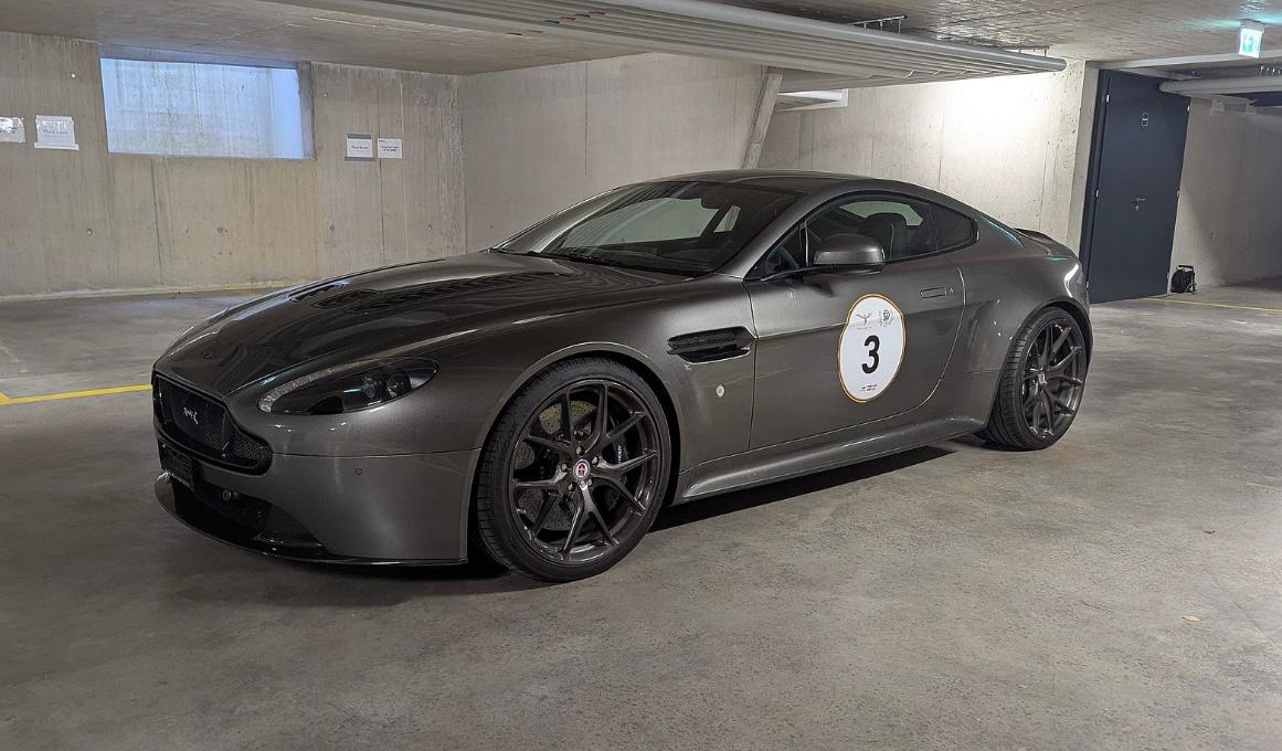 ASTON MARTIN V12 Vantage 5.9 AMR-image-0