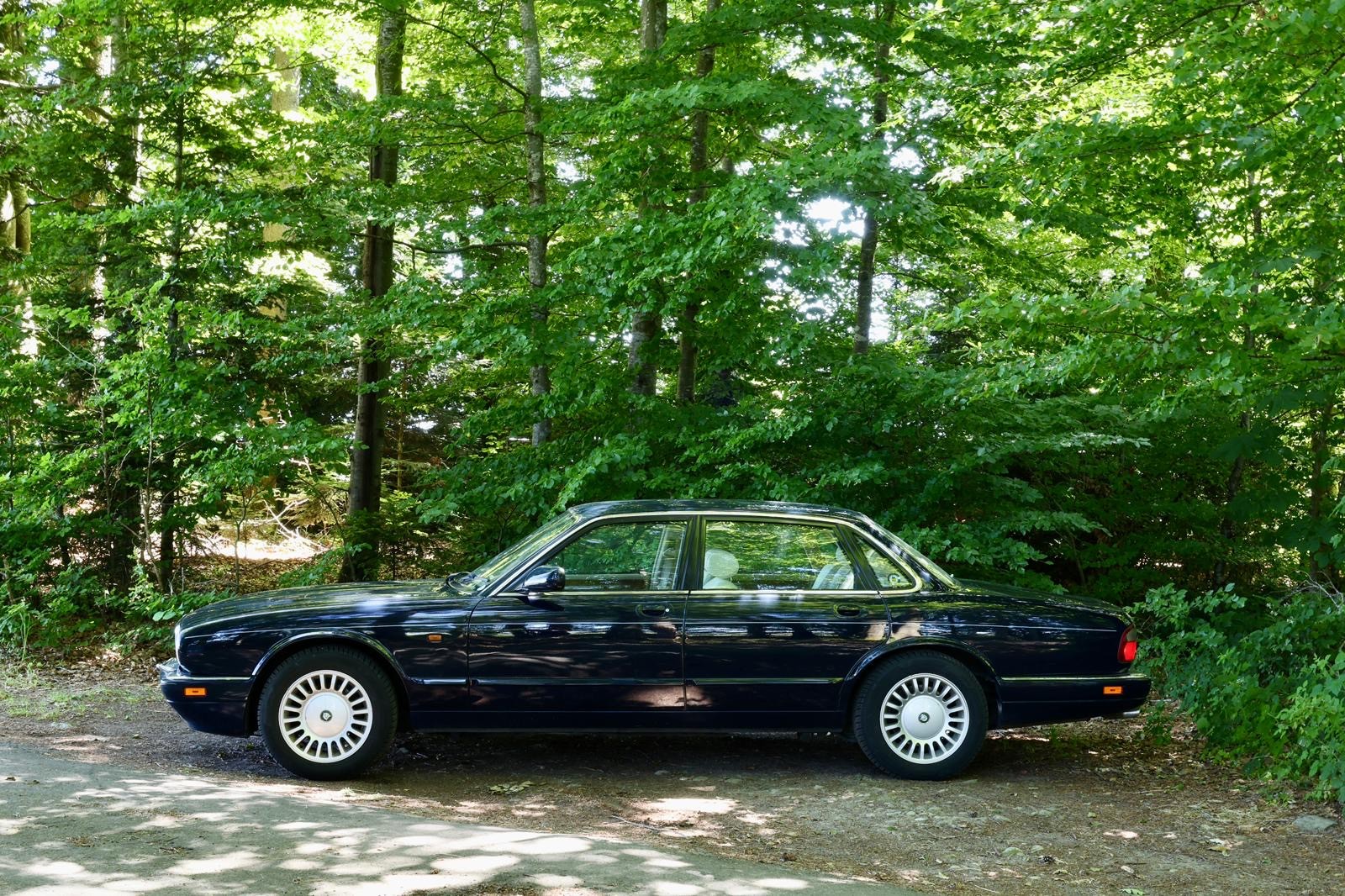 JAGUAR XJ 3.2 Executive-image-2