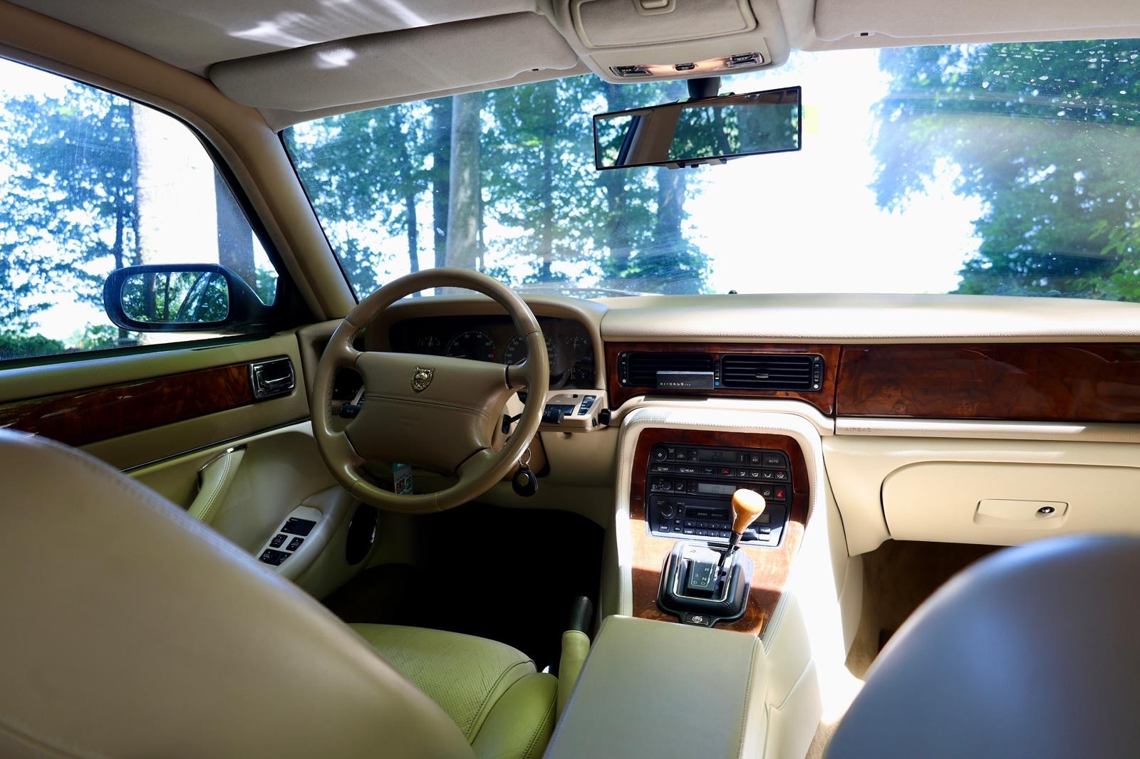 JAGUAR XJ 3.2 Executive-image-13