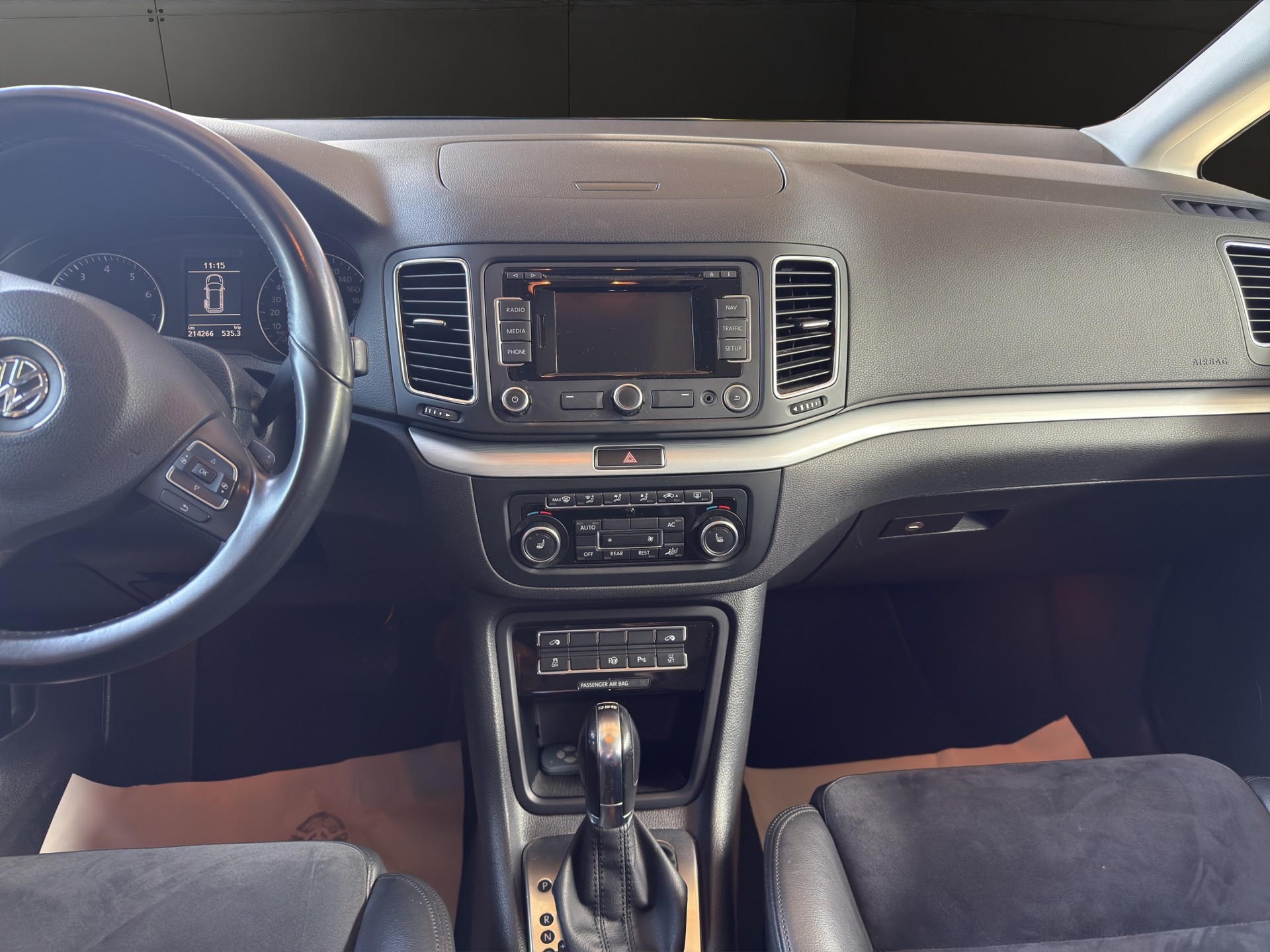 VW Sharan 2.0 TSI Highline DSG 7Plätzer-image-10