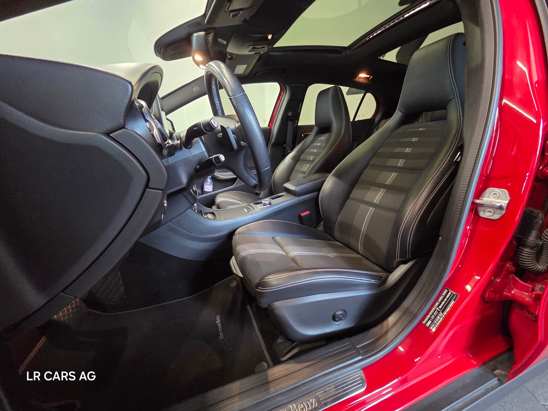 MERCEDES-BENZ GLA 200 Night Star 7G-DCT-image-7