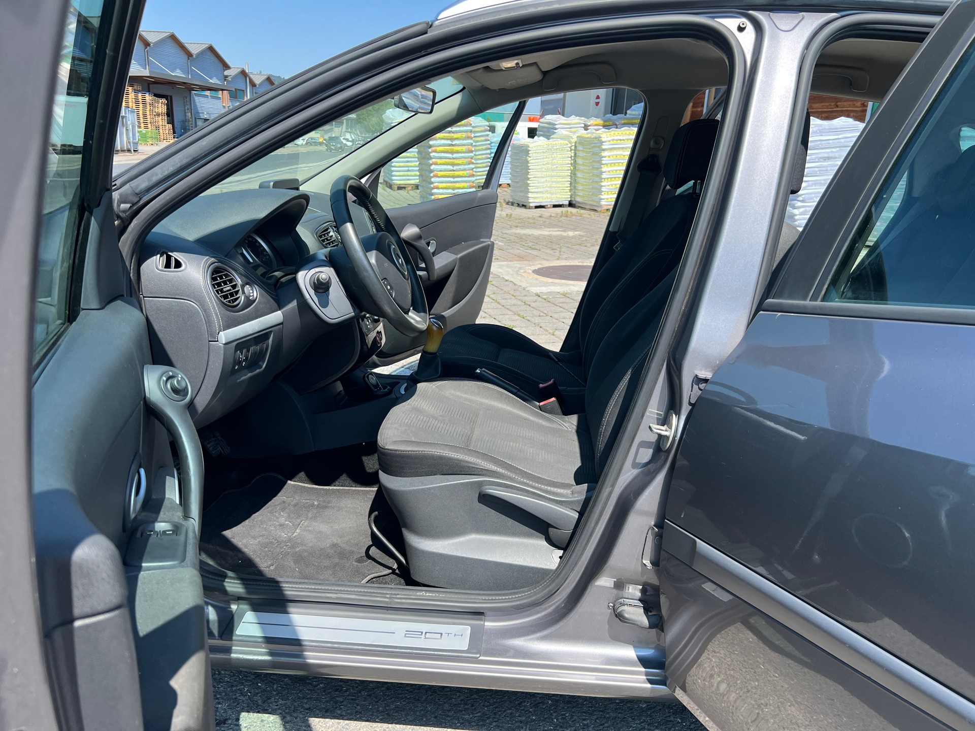RENAULT Clio Grandtour 1.2 16V Turbo Dynamique-image-7