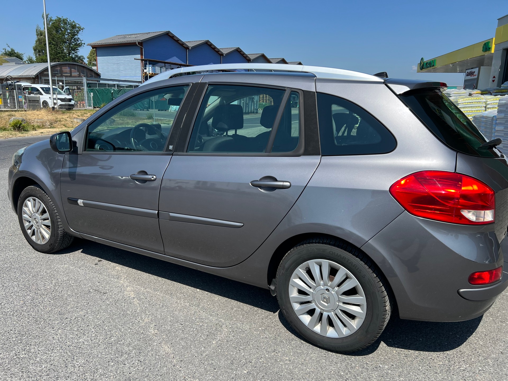 RENAULT Clio Grandtour 1.2 16V Turbo Dynamique-image-3