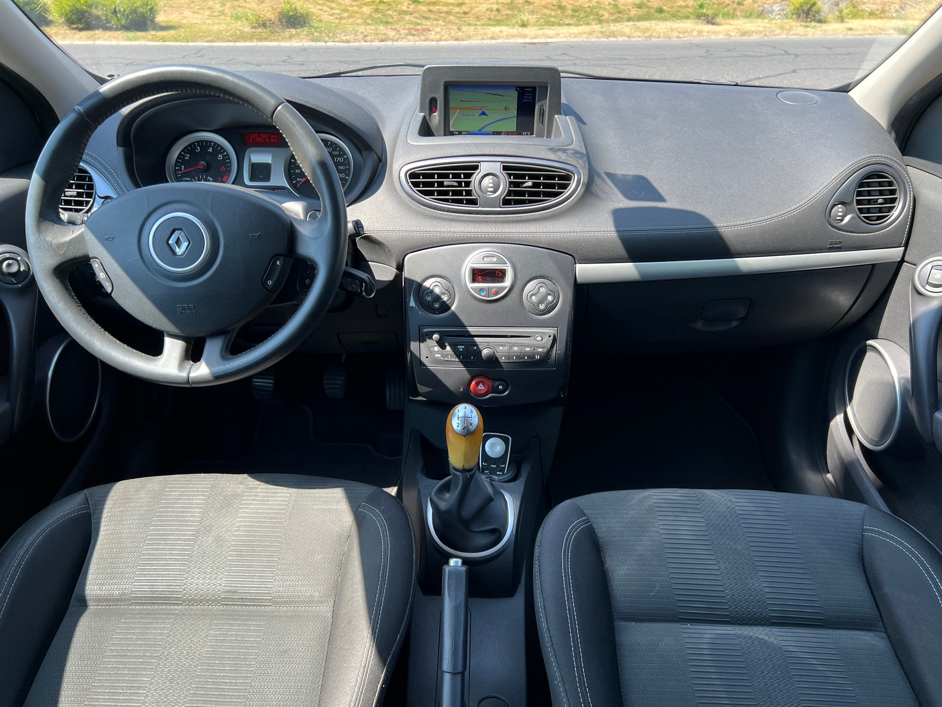 RENAULT Clio Grandtour 1.2 16V Turbo Dynamique-image-12