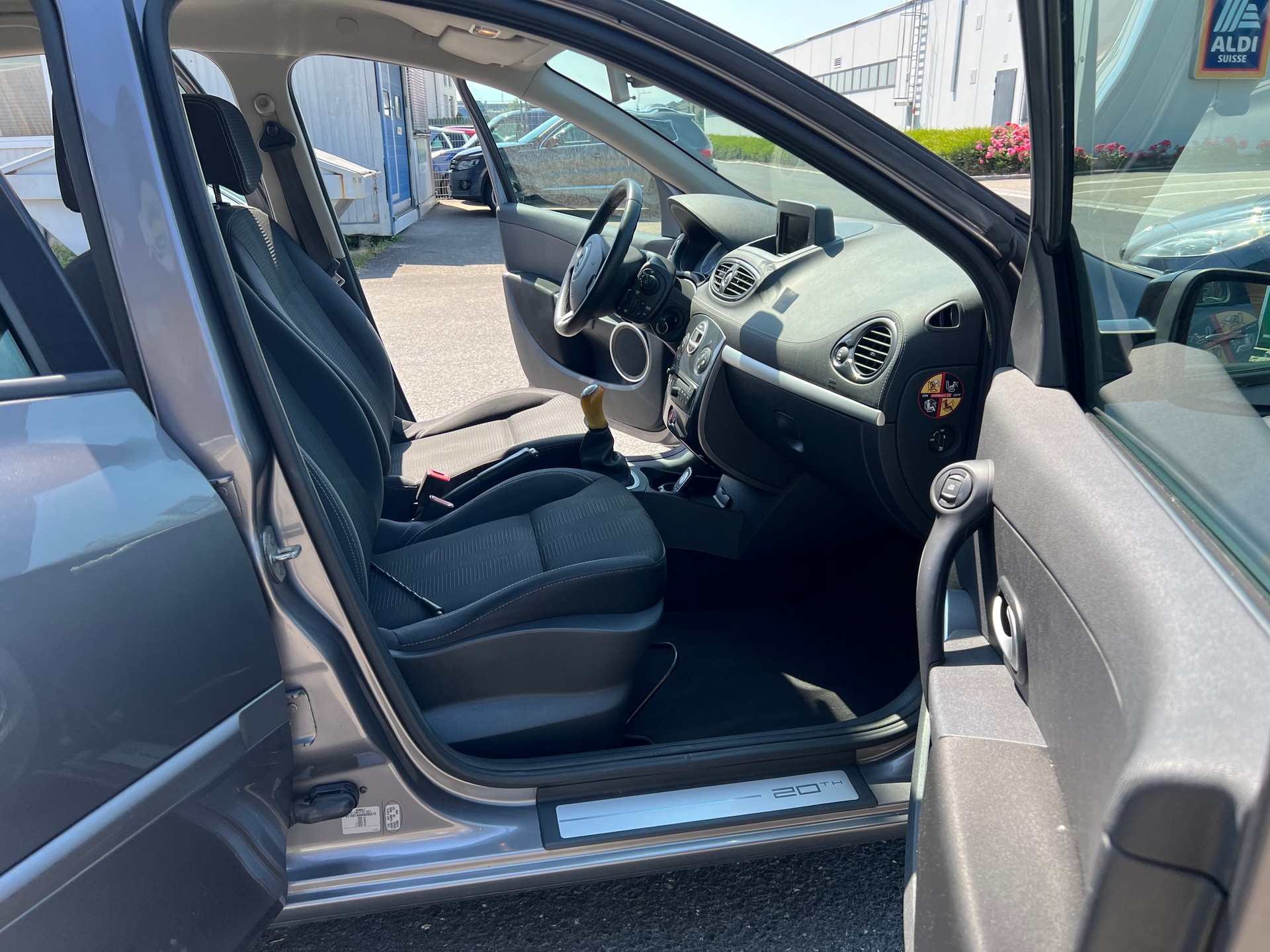 RENAULT Clio Grandtour 1.2 16V Turbo Dynamique-image-8
