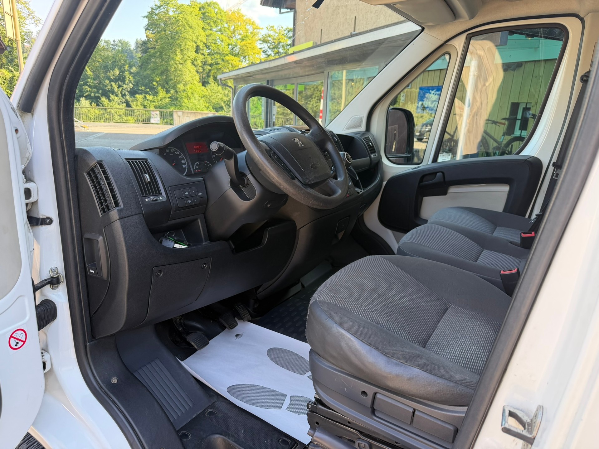 PEUGEOT Boxer 2.2 HDI 333 L2-image-8